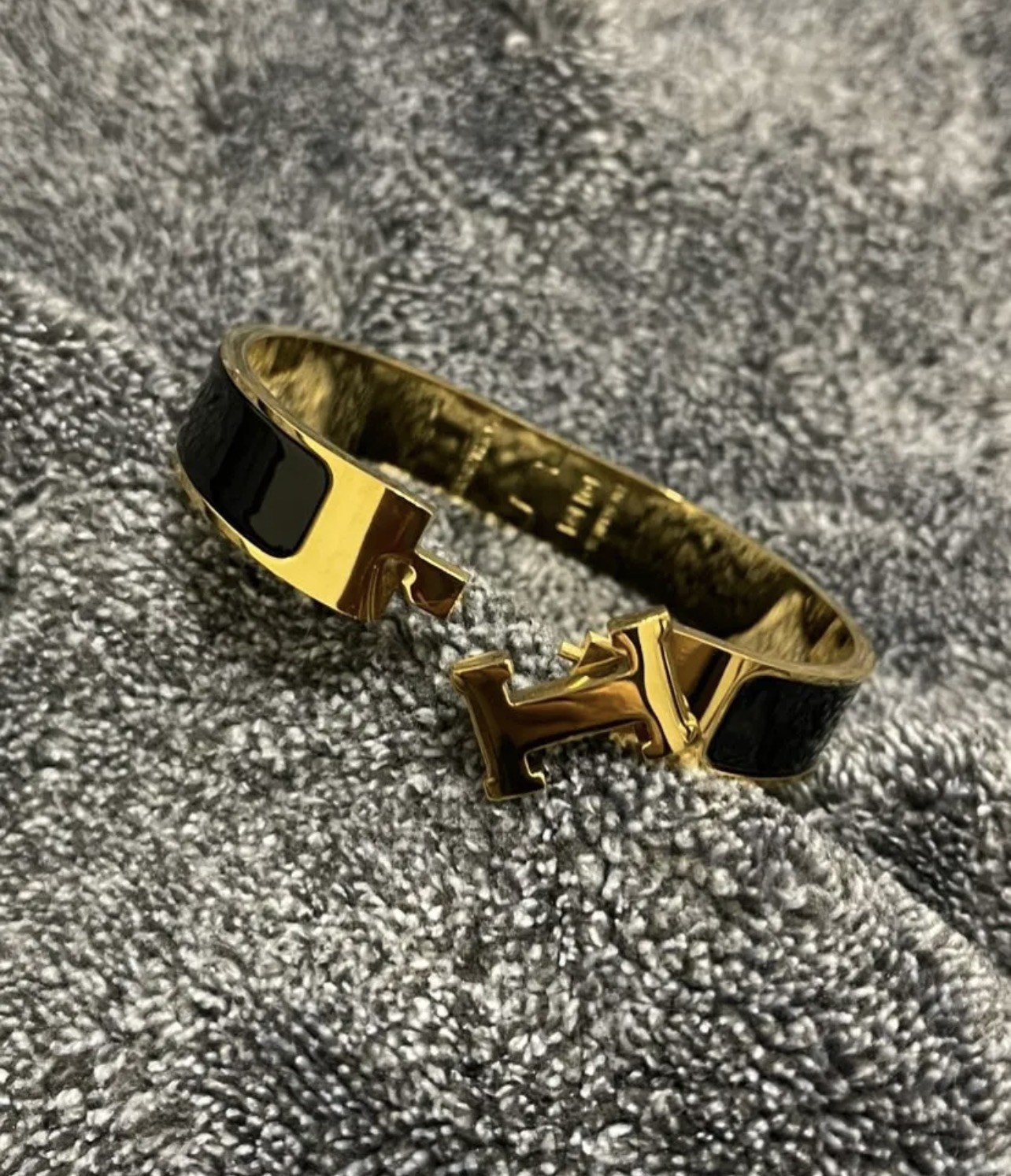 HERMES Clic Paris Enamel H Logo Bracelet Cuff – Pre-Owned Excellent Condition