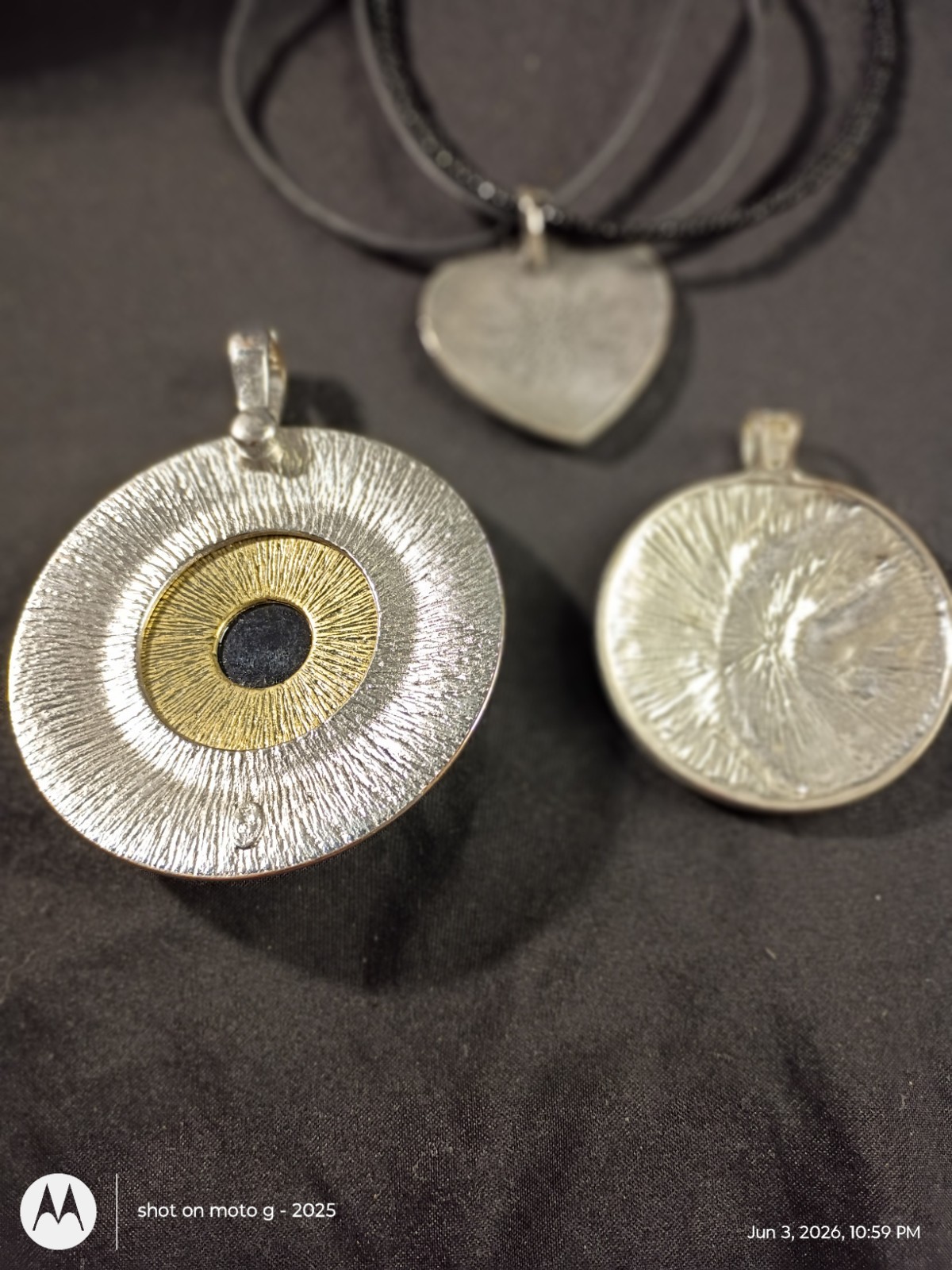 Black Silver Gold Tone Adjustable Pendant Necklace Set Lot 3 Round Heart Theme