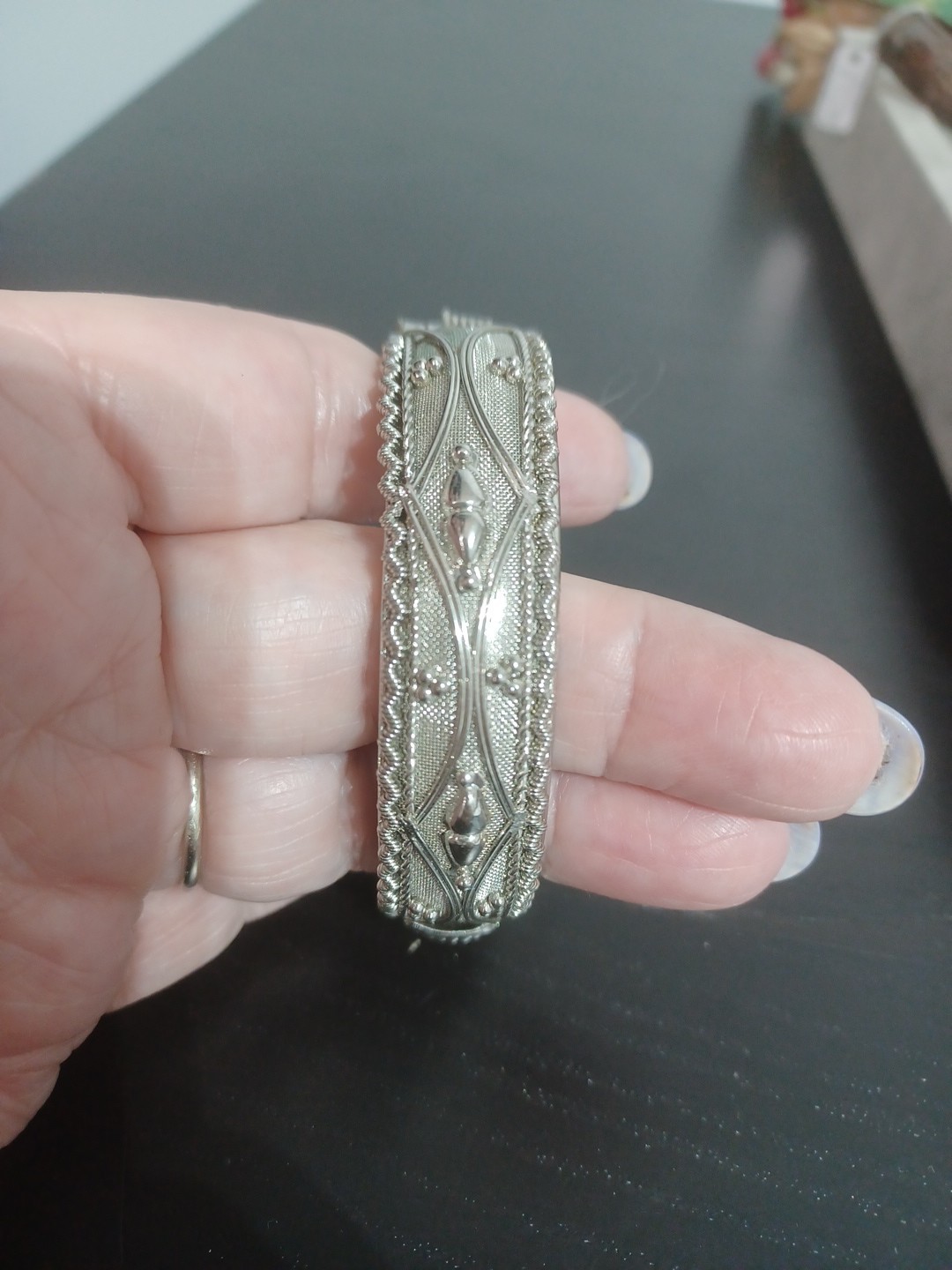 Lot Of 8 Bracelets Of Mixed Materials In Cuffs And Bangle Style