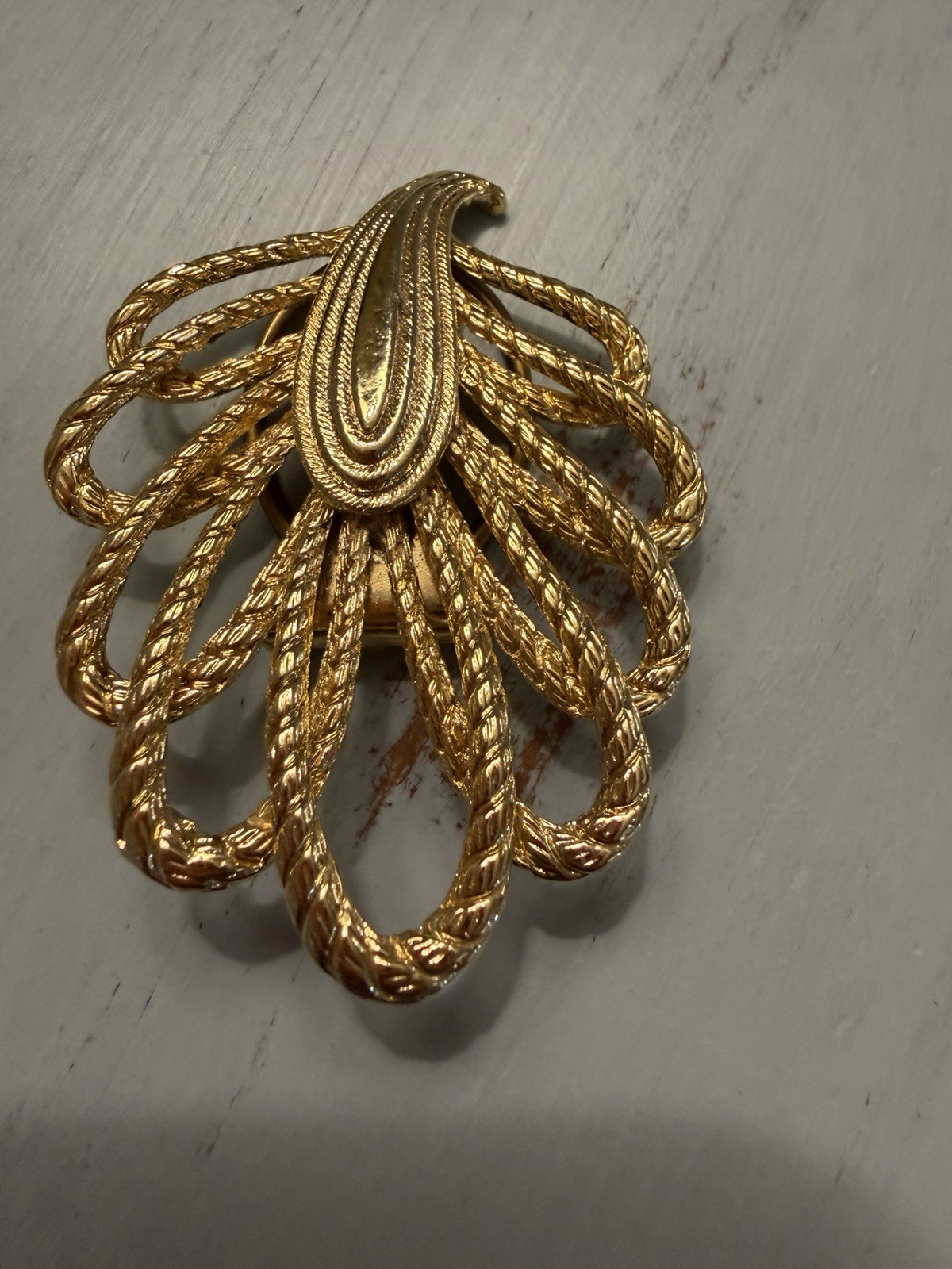 Gold Tone Abstract Loop Fan Leaf Spray Brooch Pin Metal No Stone