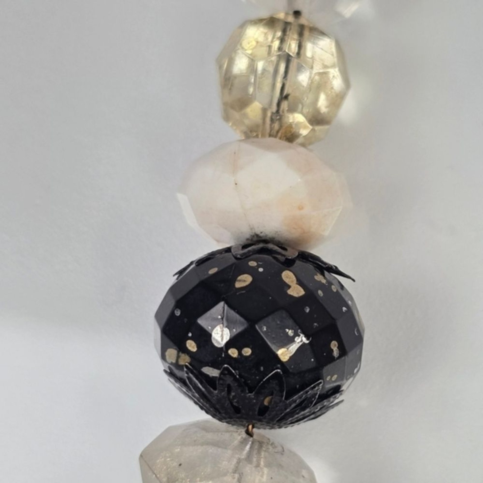 Source‎ Unknown Black and Gold Beaded Necklace