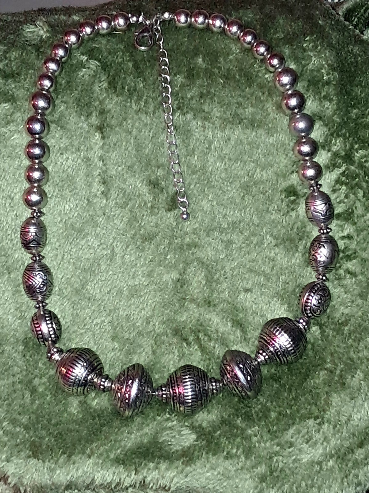 18-22″ Silver Tone Beaded Chain Necklace Ball Bead Lobster Closure Textured Bead