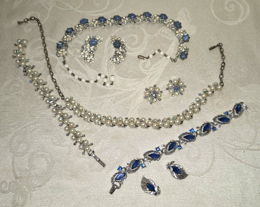 VINTAGE SIGNED LISNER EARRINGS & NECKLACE & PEARL & RHINESTONE SETS $49.99