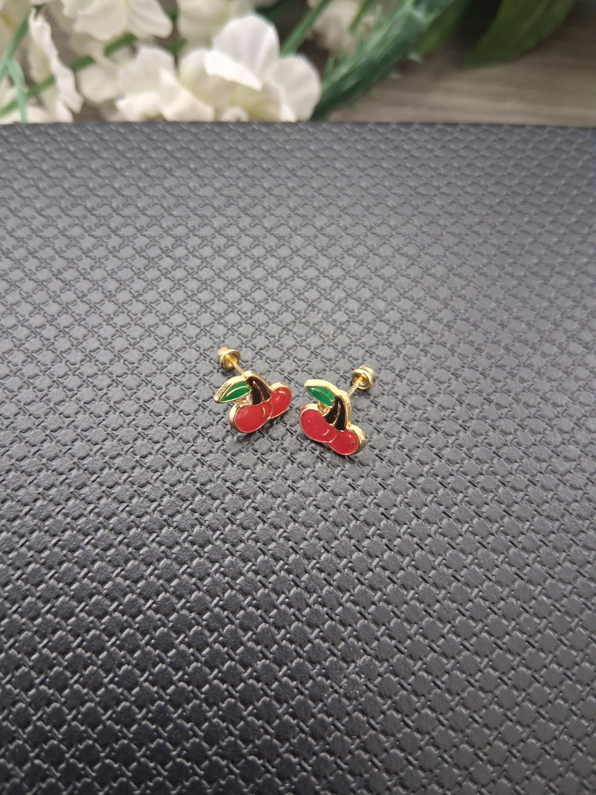 arete de cherry de oro de 10k MX/ 10k MX Gold Cherry Studs Earrings.