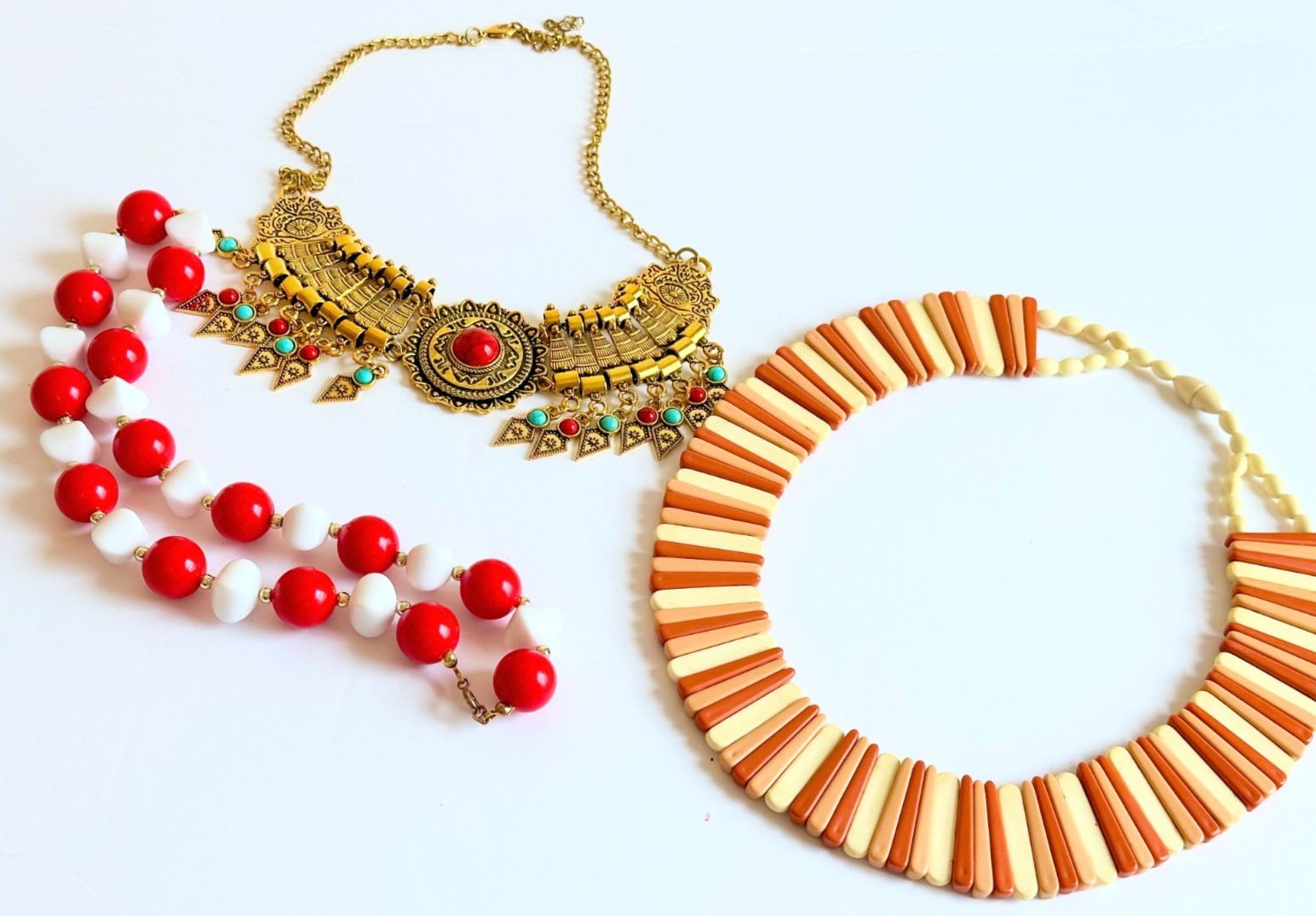 Lot of 10 Necklaces Mixed Materials & Designs Vintage & Contemporary N-52
