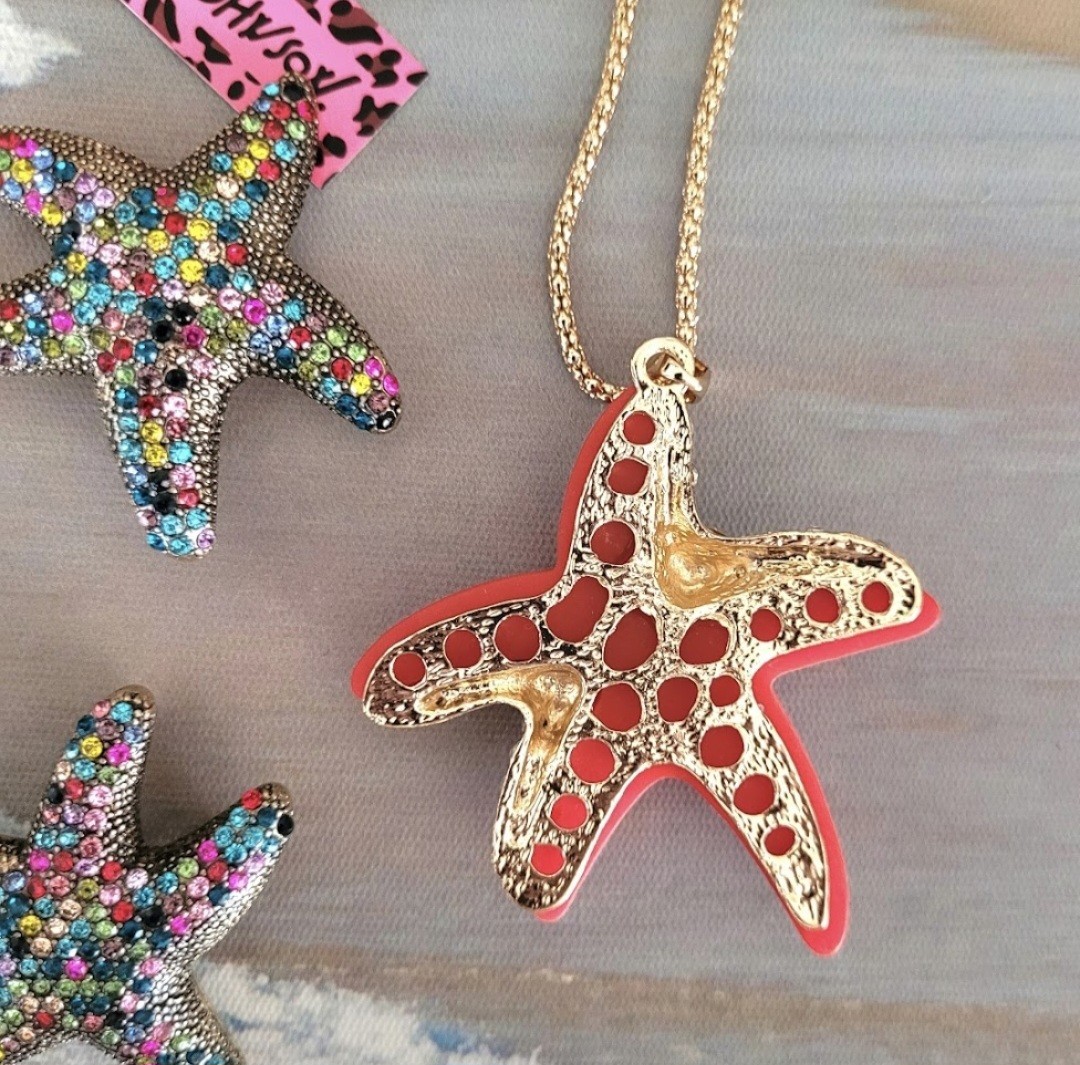 Betsey Johnson Bright RED Acylic/Vinyl Crystal Ocean Starfish Necklace Pendant