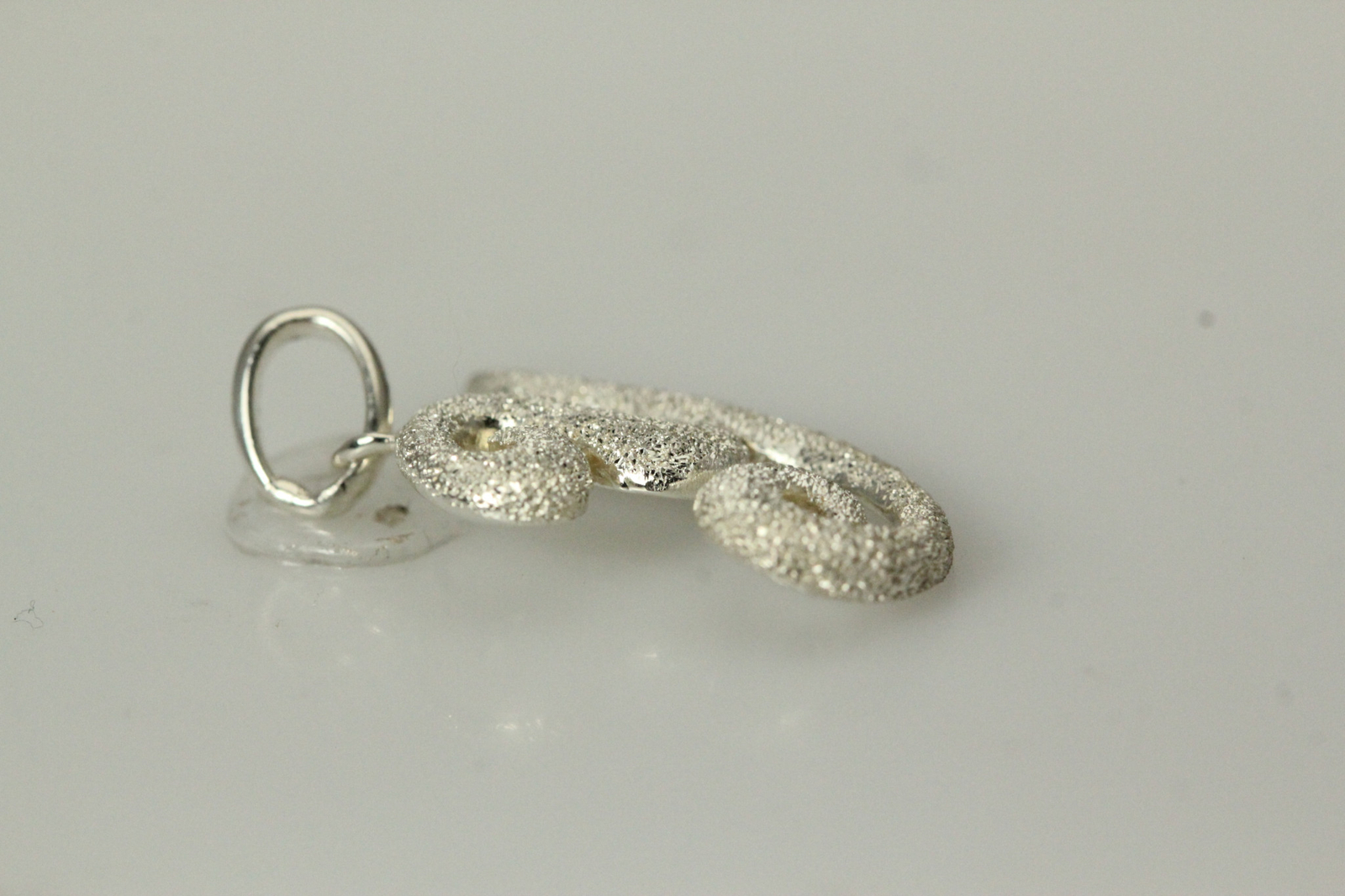 925 Sterling Silver Sparkle Script “Y” Pendant 2.4 Grams (PEN7340)