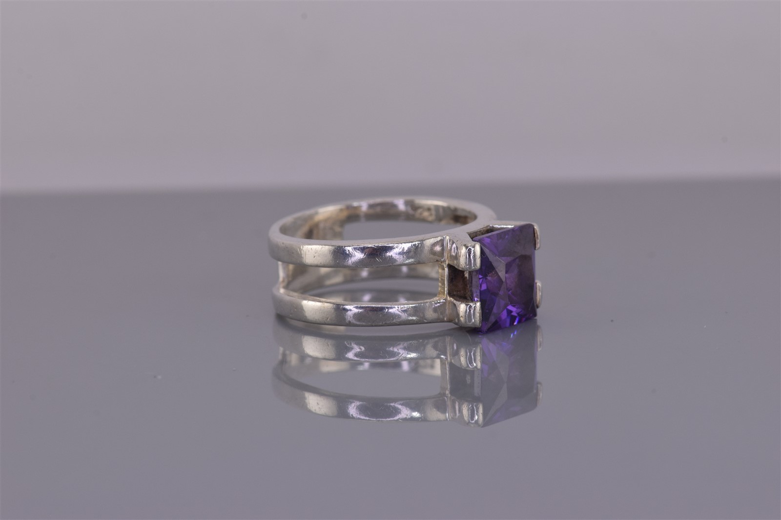 Sterling Silver Purple Cubic Zirconia Tension Set Double Band Ring 925 Sz: 6