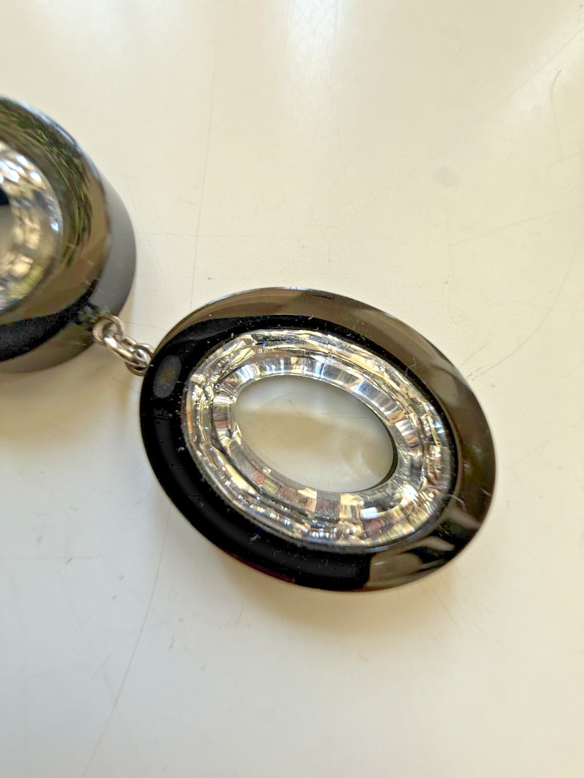 SINGLE CHANEL 60S-STYLE DROP-DISC EARRING BLACK AND SILVER MIRROR WITH CC LOGO