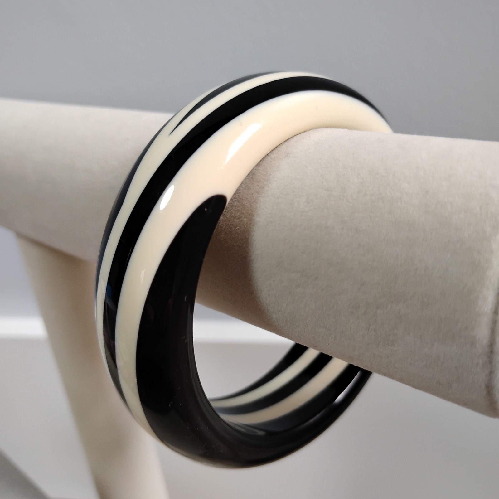 NEW Black White Cream Beige Swirl Two Tone Sz 8 Bangle Bracelet Chunky