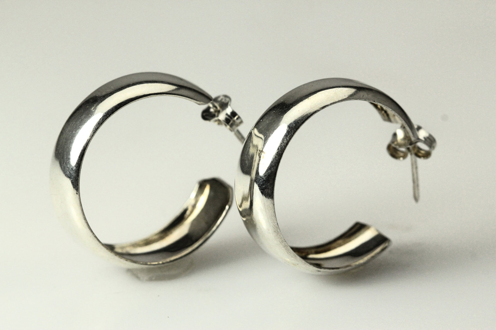 925 Sterling Silver Wide Hoop Earrings 5.6 Grams (EAR3907)
