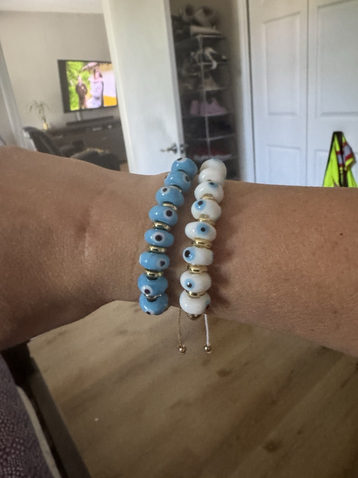 Adjustable Blue & White Evil Eye Glass Beaded Bracelet w/ Gold Tone Accents