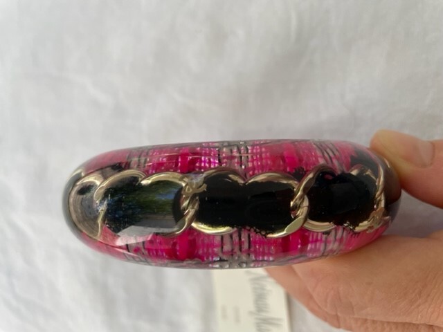NWT CHANEL 2014 Collection Hot Pink Tweed CC Logo Resin Bracelet Bangle $1,625