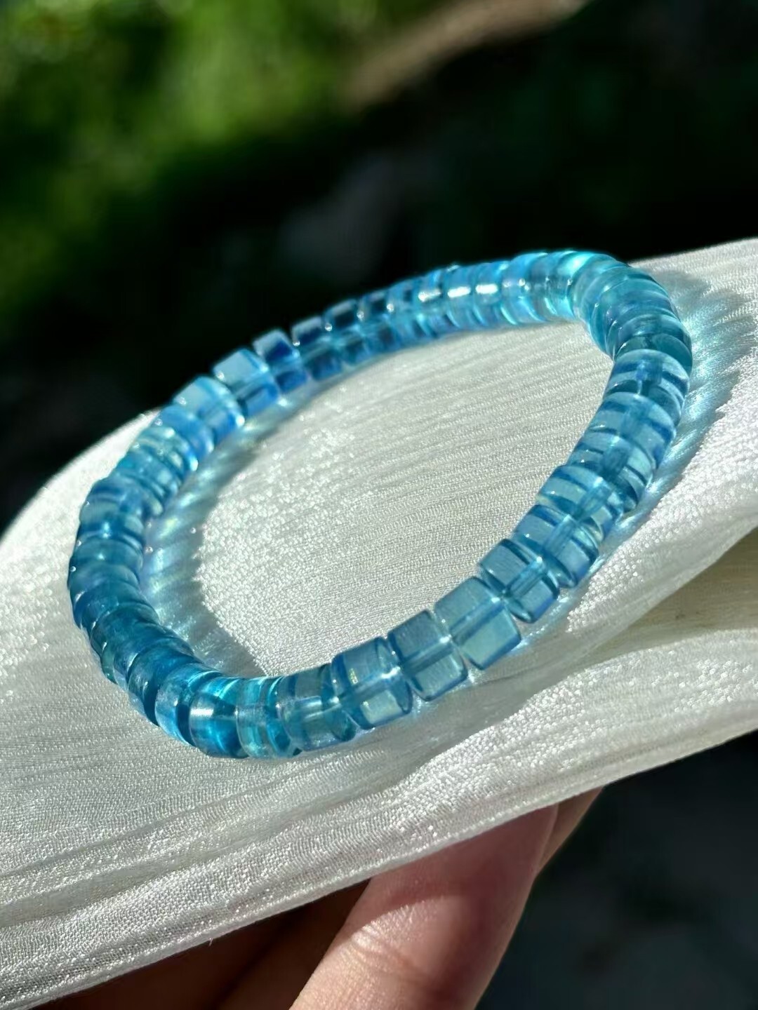 AAAAA Natural Blue Aquamarin Quartz Crystal round Beads Bracelet 7MM