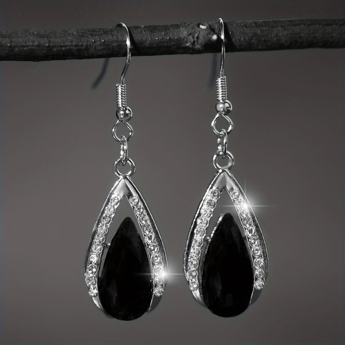 Black Teardrop Shaped Glass Pendant Necklace Earrings Exquisite Set for Women