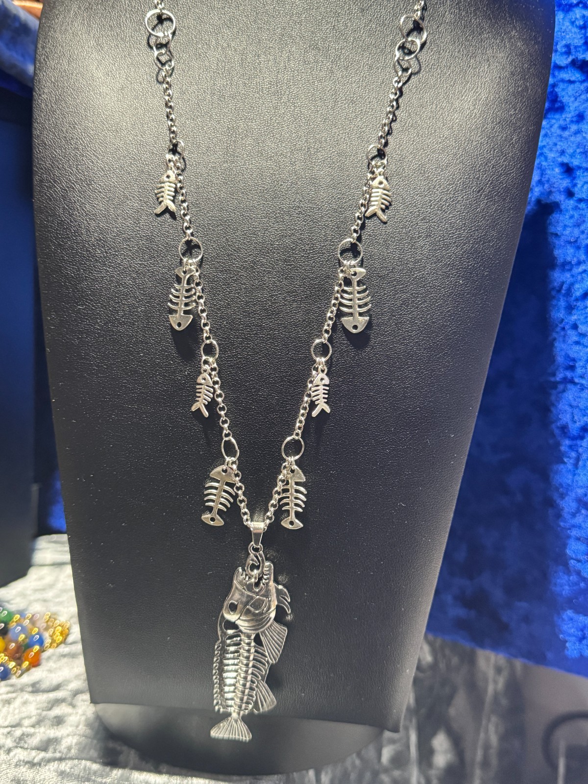 Fish Bones Pendant Necklace Chain Rhodium White Gold Silver Plated 22.5″
