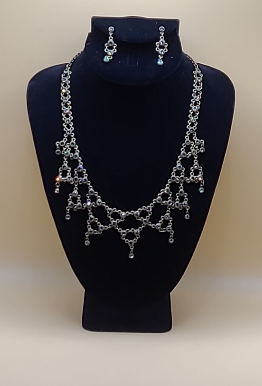 Sweet Romance Chain Dazzling Rhinestone Web Design Bib Necklace Earring Set