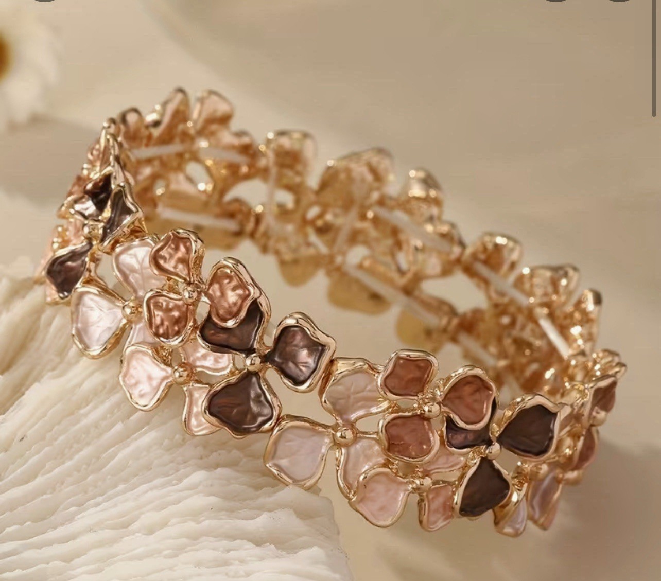 AVIANNA BRONZE COLORS DESIGNER FASHION ENAMEL STRETCH FLOWER BRACELET 7″ +