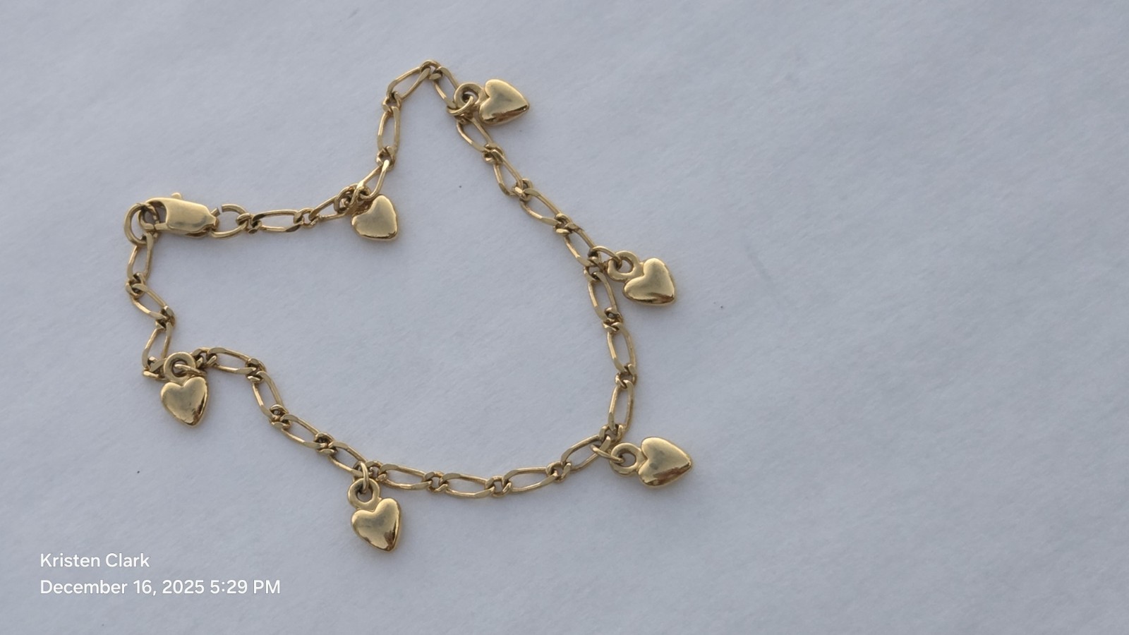Gold Plated Solid Heart Charm Bracelet 7.5″ Figaro Chain Dainty Early 2010s