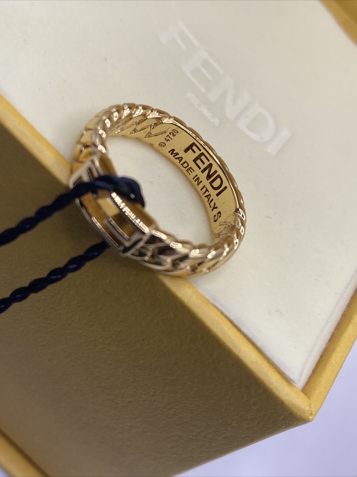 FENDI BAGUETTE RING IN GOLD COLOR RING. SIZE FENDI S / USA 5.5. NEW & AUTHENTIC