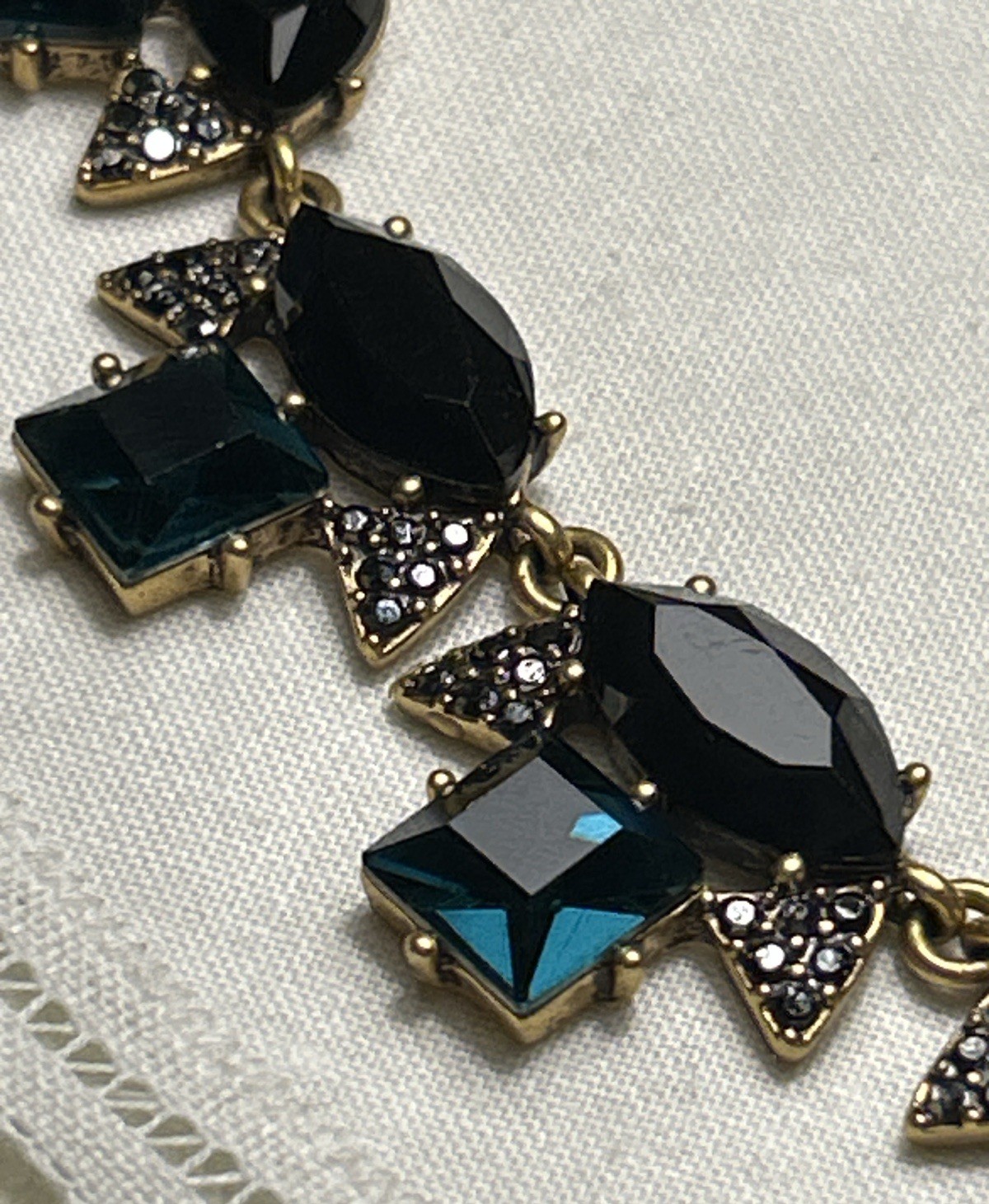 J Crew Deep Emerald Green, Crystal & Black Glass Stone Statement Necklace 17-20”