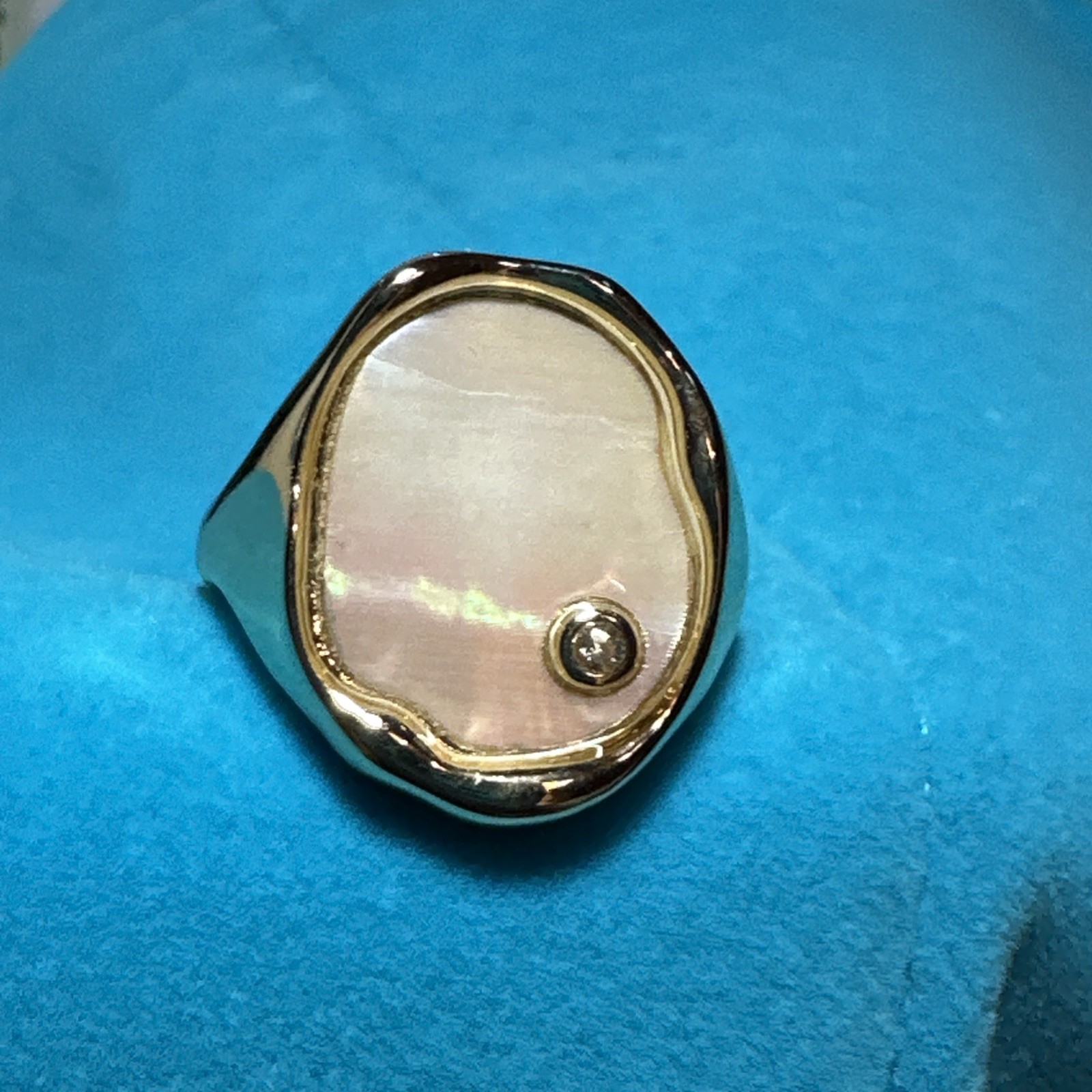 New Loft Mother of Pearl Cocktail Ring Chic Jewelry Size 7