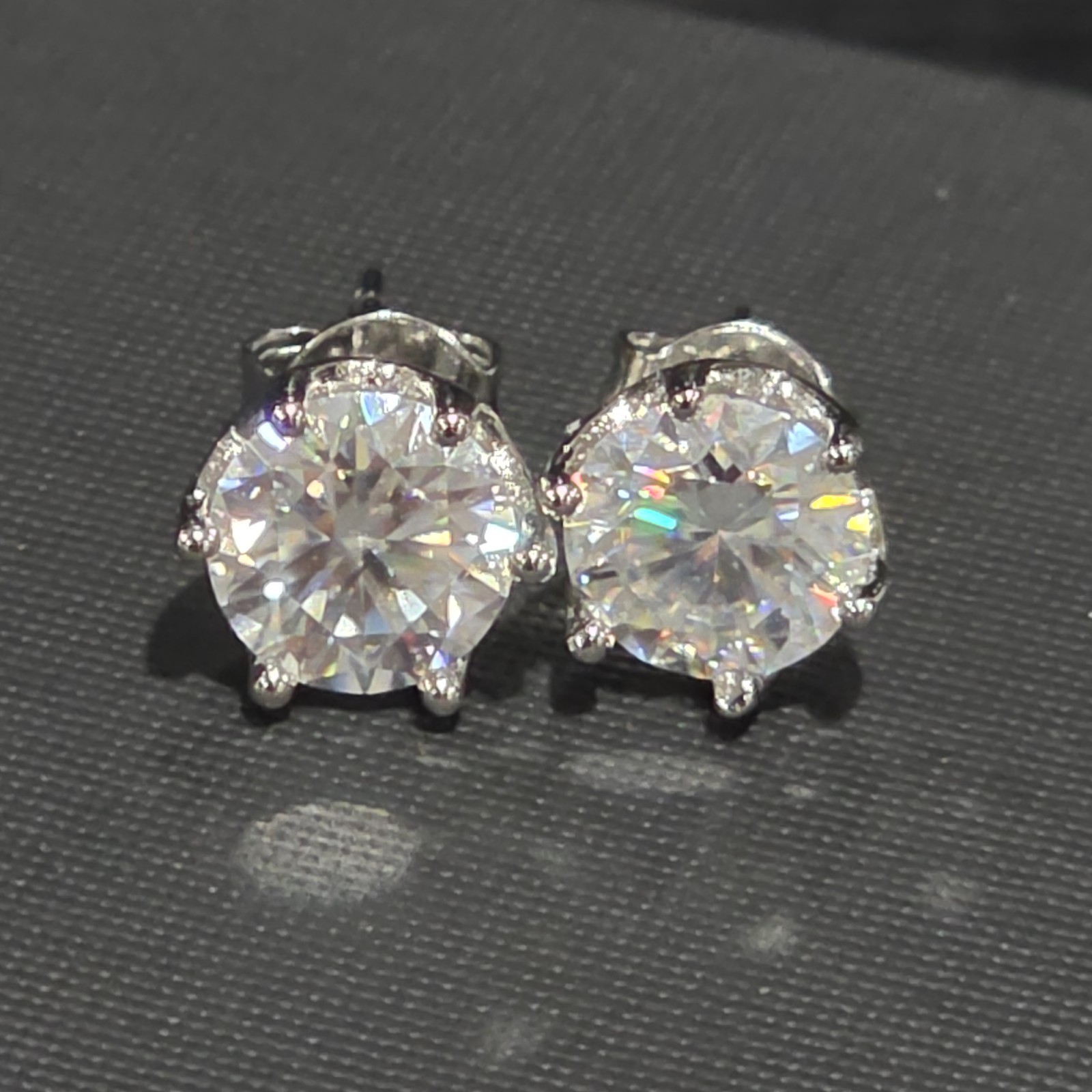 Moissanite 1ct vvs1 6.5mm Diamond Alternative 925s Sterling Silver Earrings