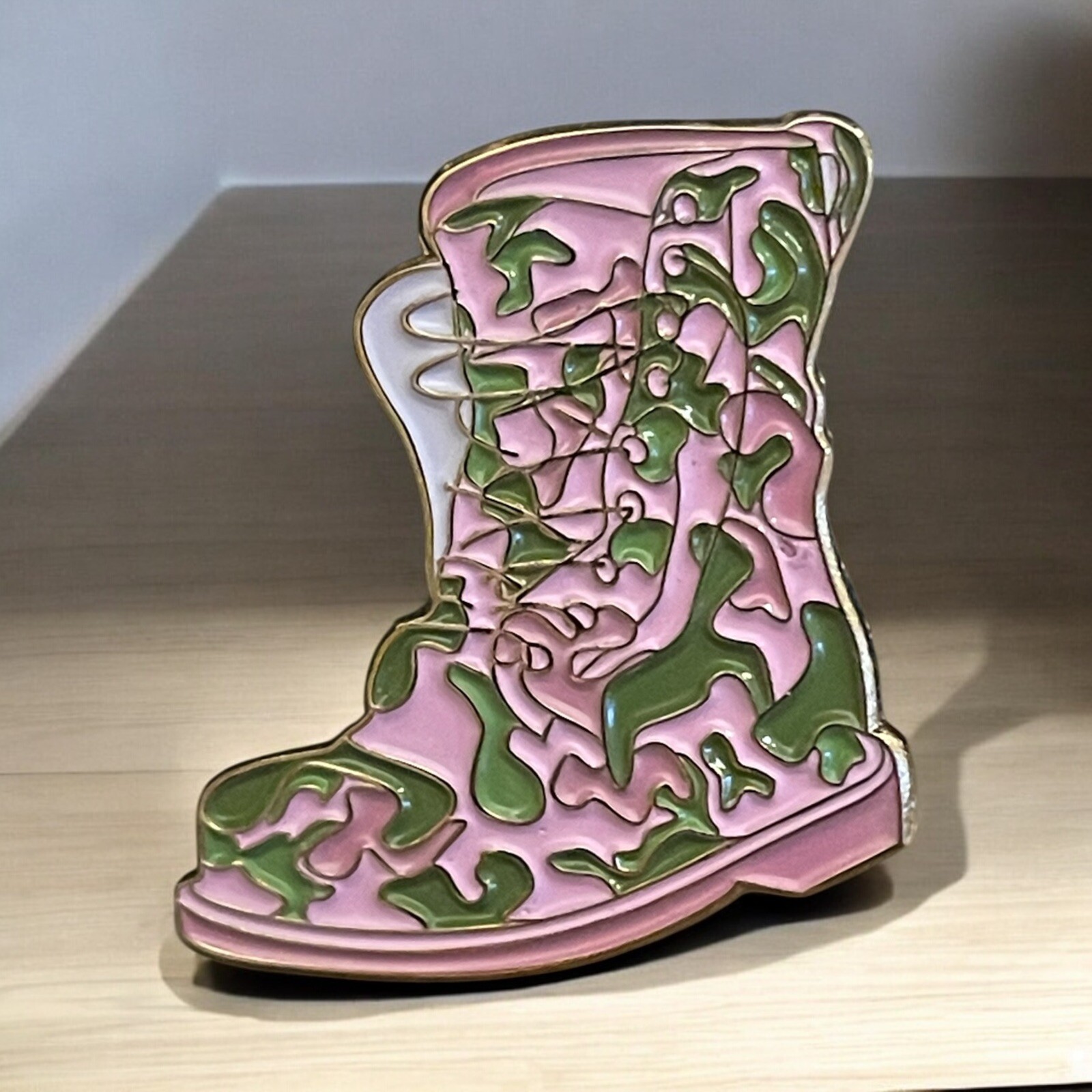 Camouflage Military Boot Ribbon Lapel Fun Pink Green 1” Pin Brooch EUC Gorgeous