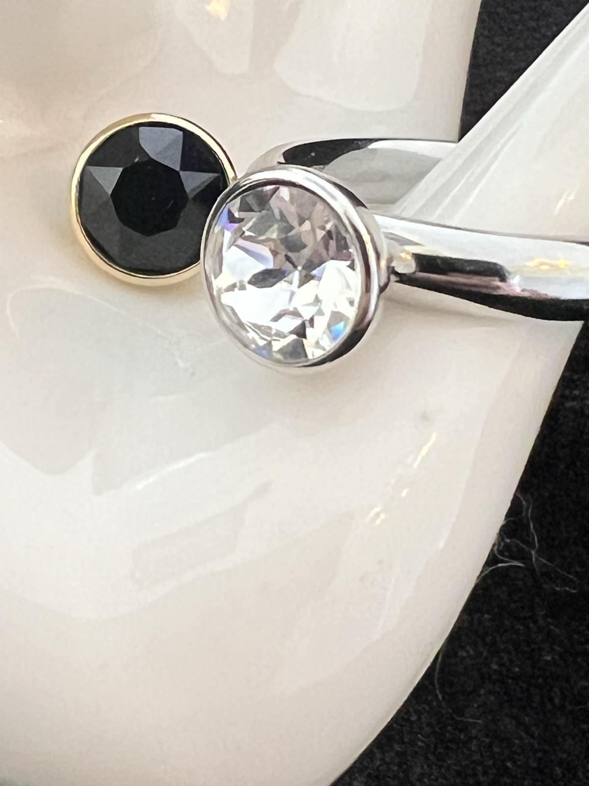 Qudo Firenze 3.5mm Ring Size 9 Stainless Steel w/ Crystal & Black Toppers