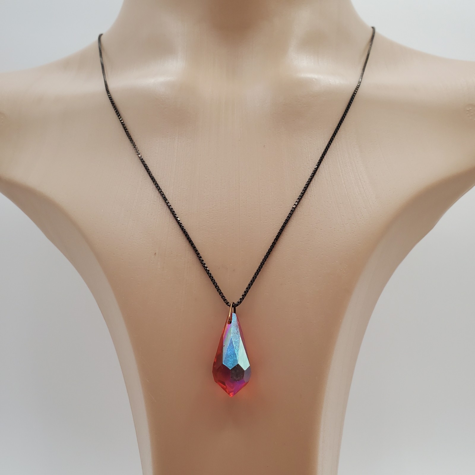 925 SI Necklace 19in Sterling Silver Brilliant Red AB Faceted Teardrop Crystal