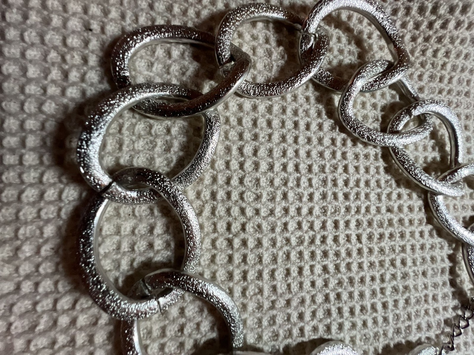 Silver-Tone Textured Organic Oval-Link Statement Necklace