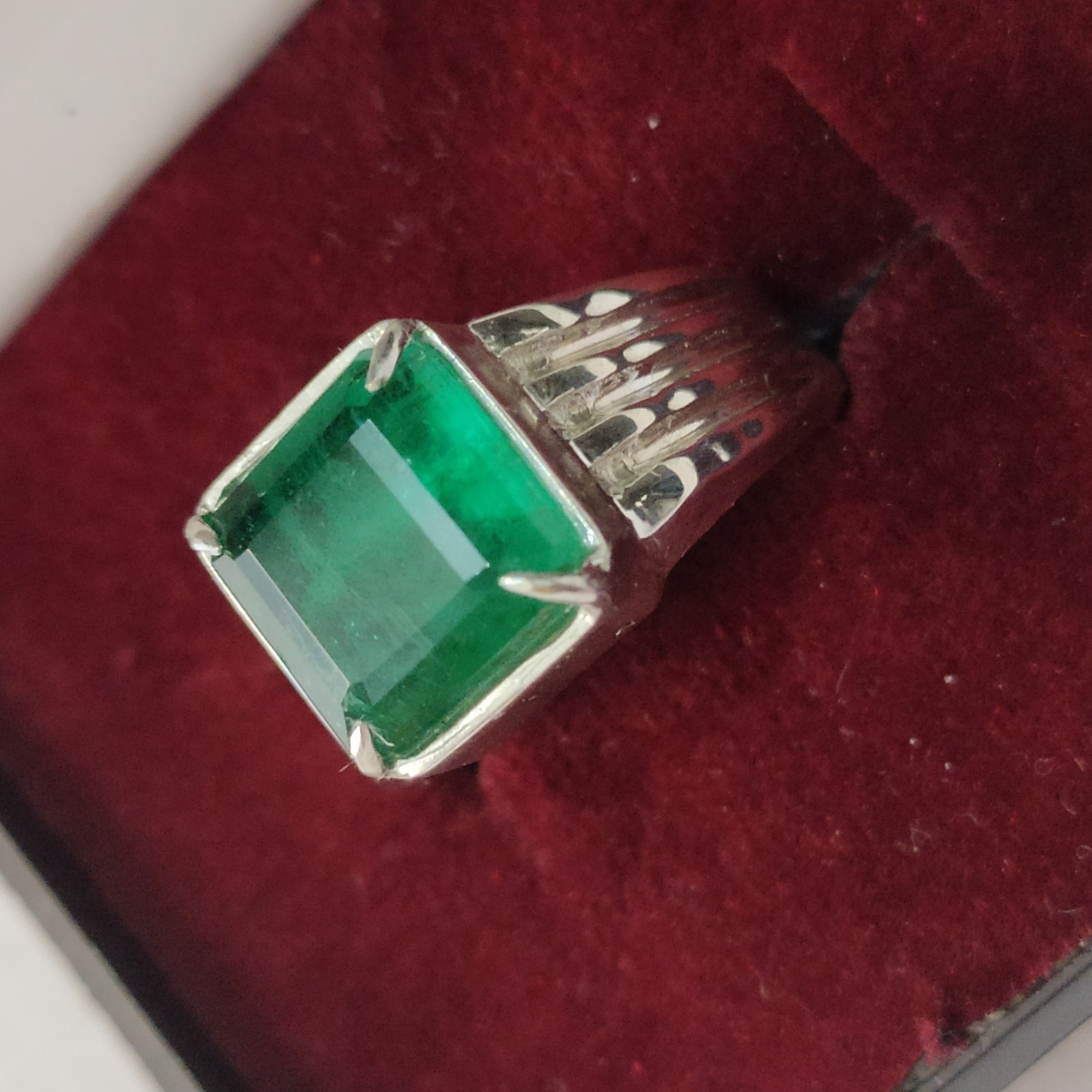 Natural Emerald Ring 925 Sterling Silver Handmade Green Stone Engagement Band