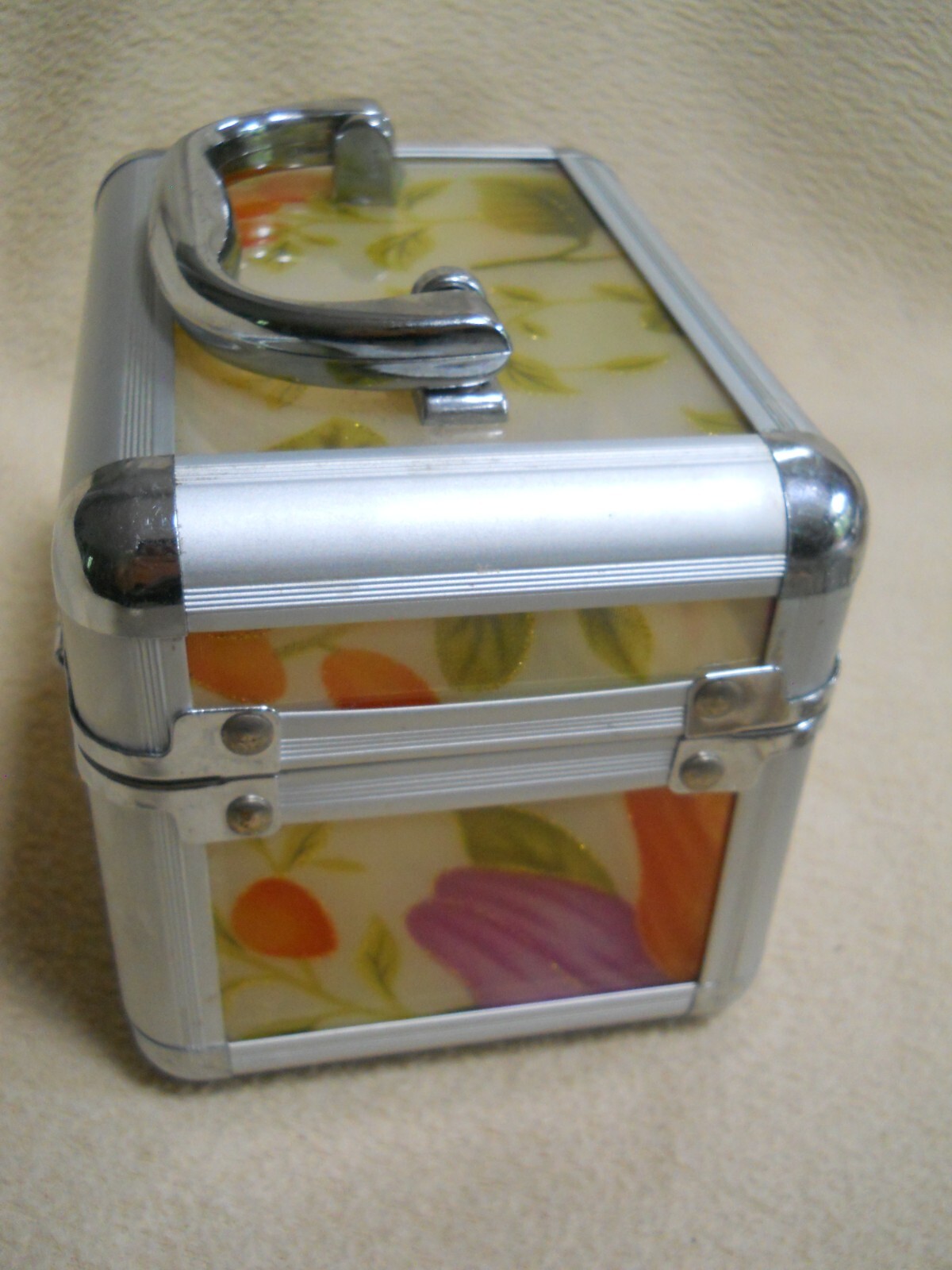 16 Bangle Bracelets with Plastic and Metal Case