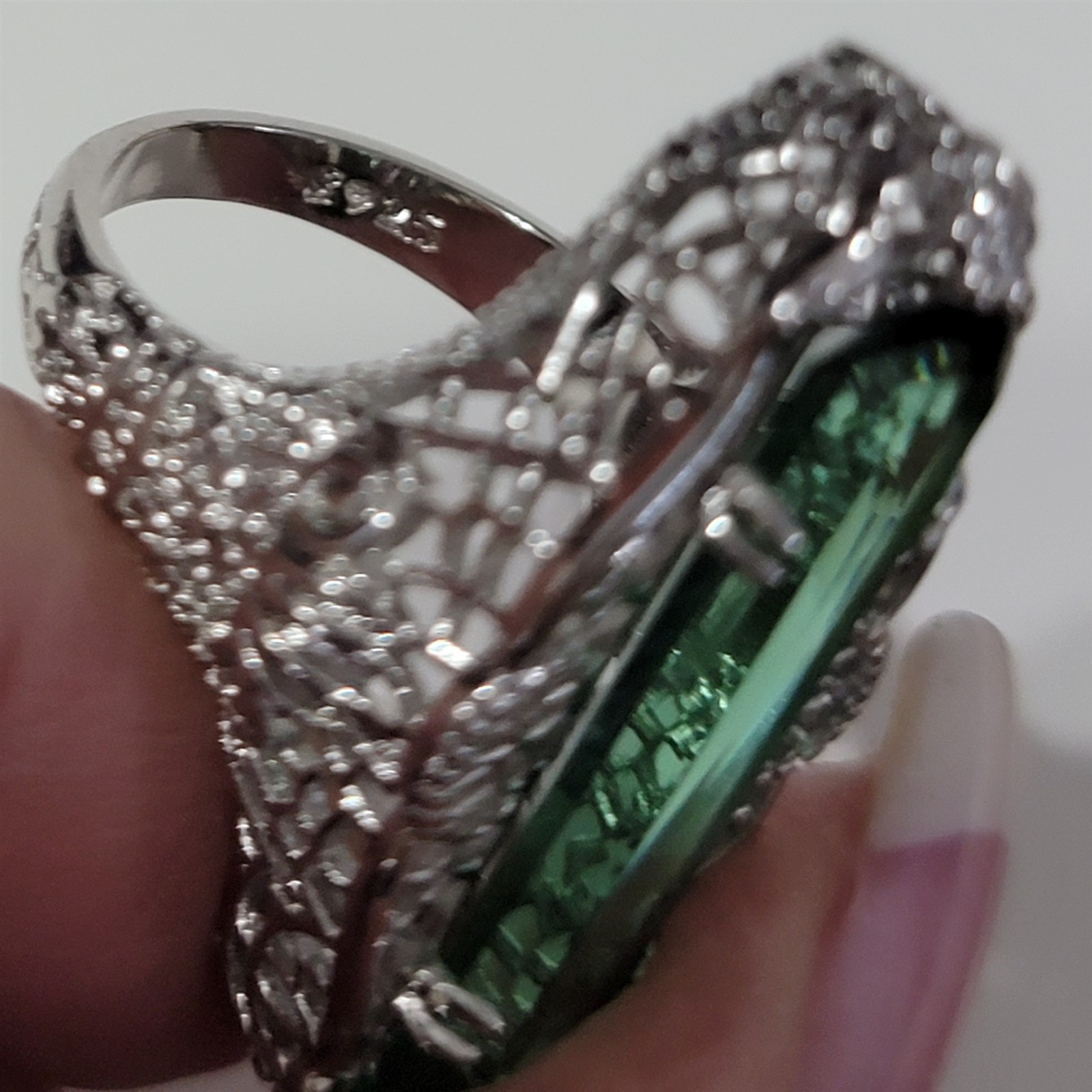 Victorian Trading Art Nouveau 7 Sterling Silver 925 Ring Green 28U