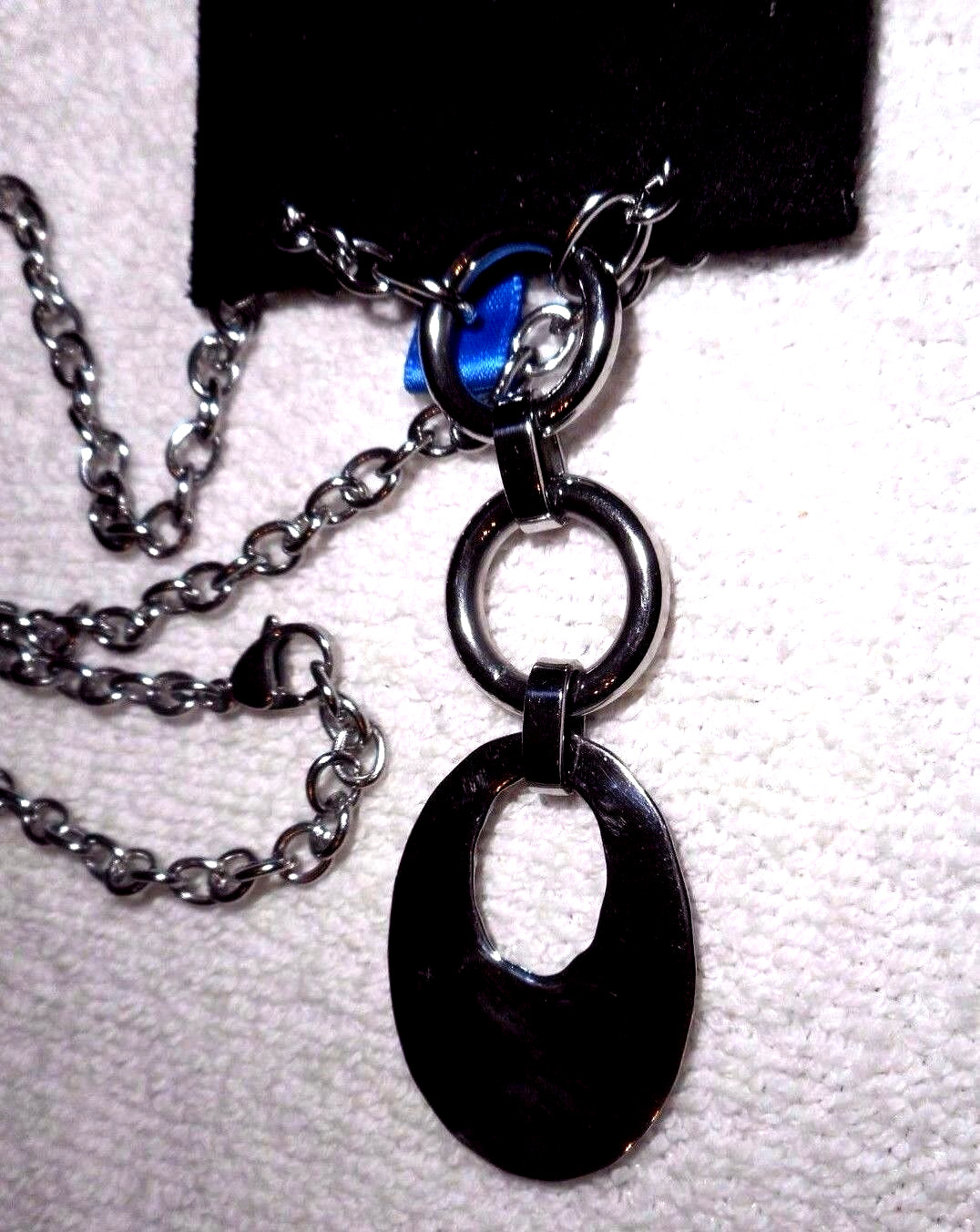 Hammered metal Necklace Oval Pendant 20″ Chain 3″ long Pendant Boxed