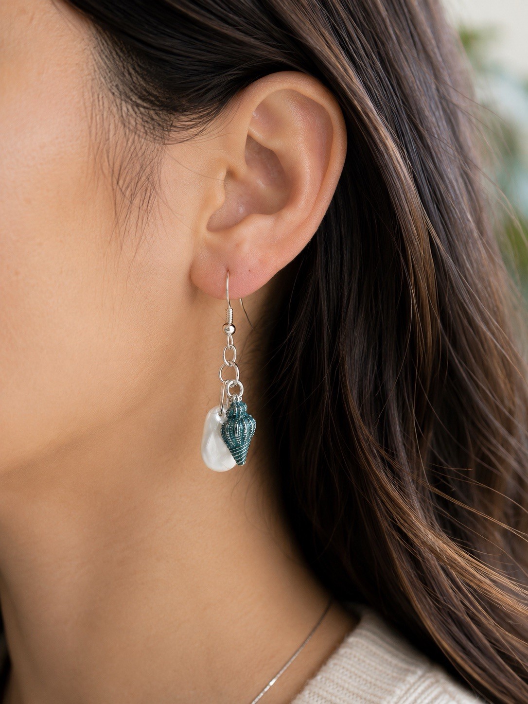 Handmade Coastal Seashell Dangle Earrings Silver Tone Beach Jewelry