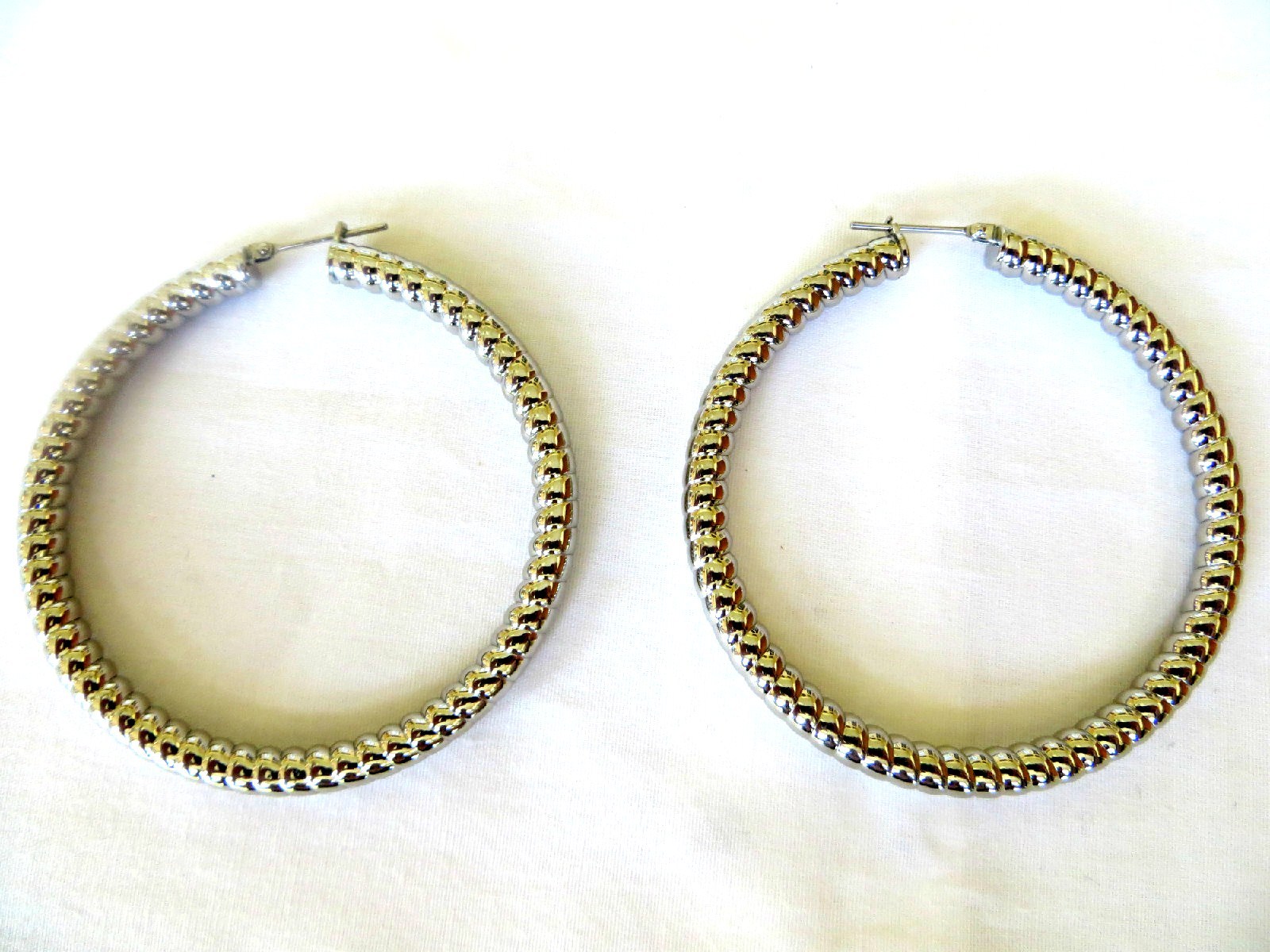 Stainless Steel Women’s Shinny Puffed Design Hoop Earrings 3.75 MM 1.5 Inches