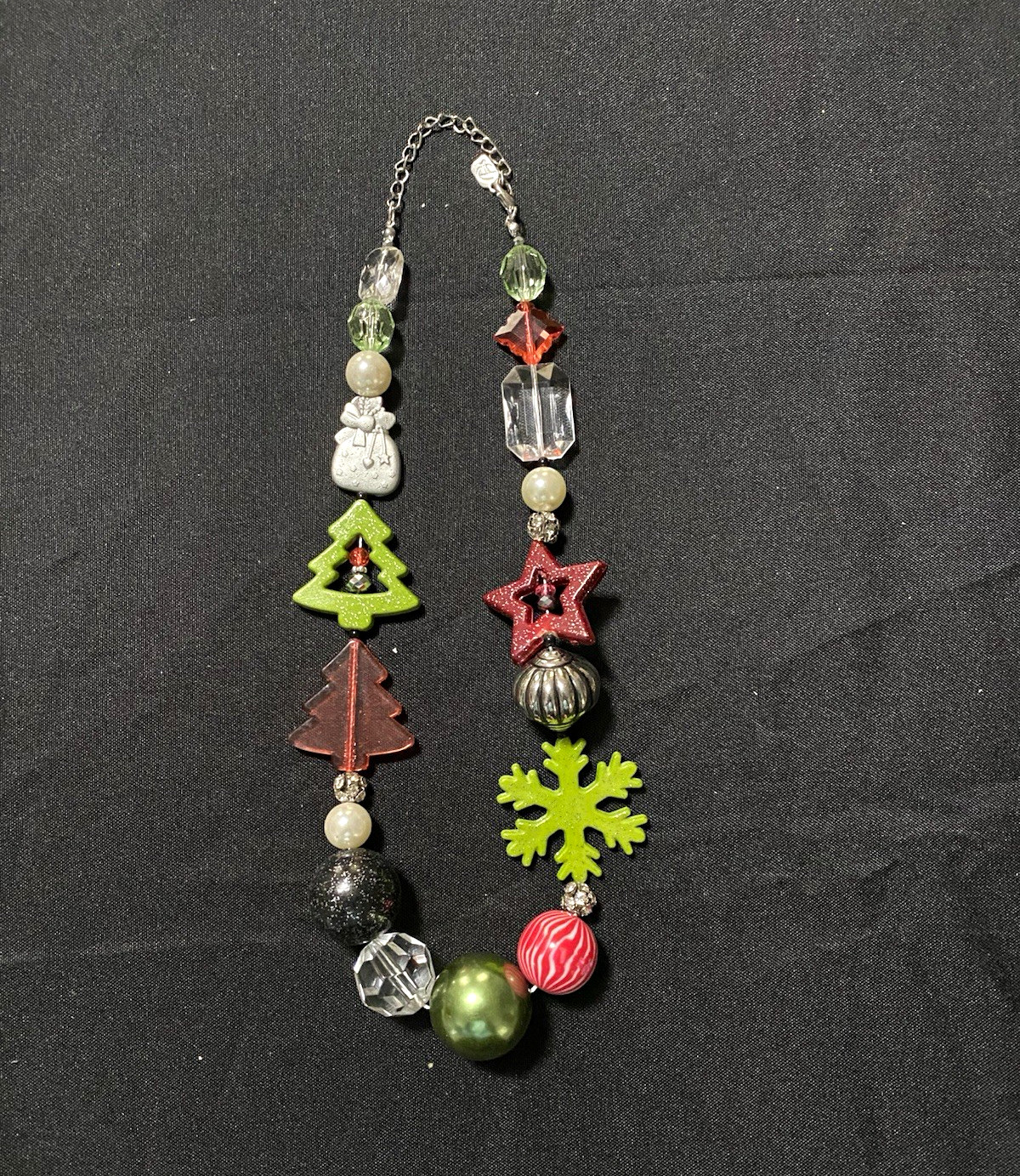Multicolor Plastic Beaded Charm Necklace, Christmas Holiday Theme, No Stone
