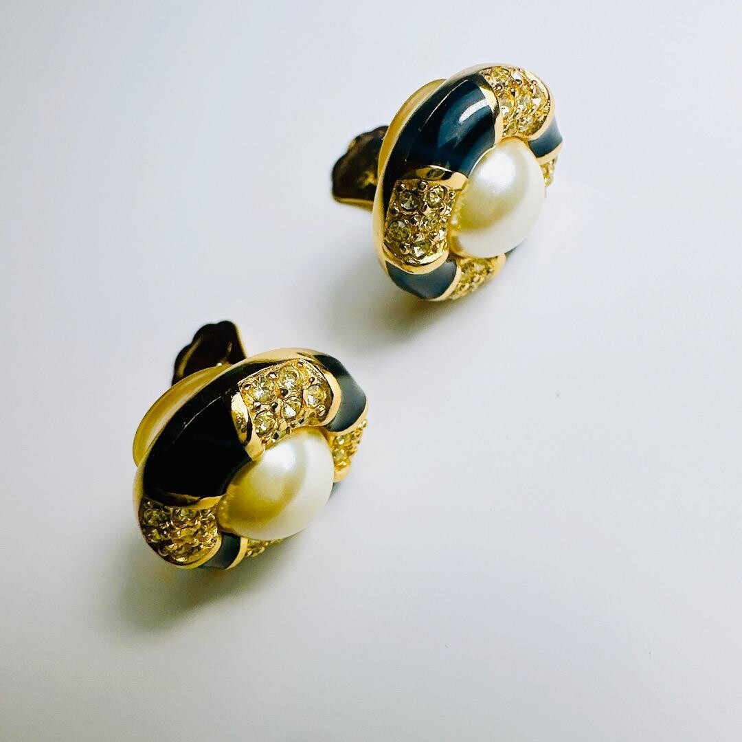 Christian Dior Pearl Crystal Earrings Black White Gold Round Vintage 0.7in