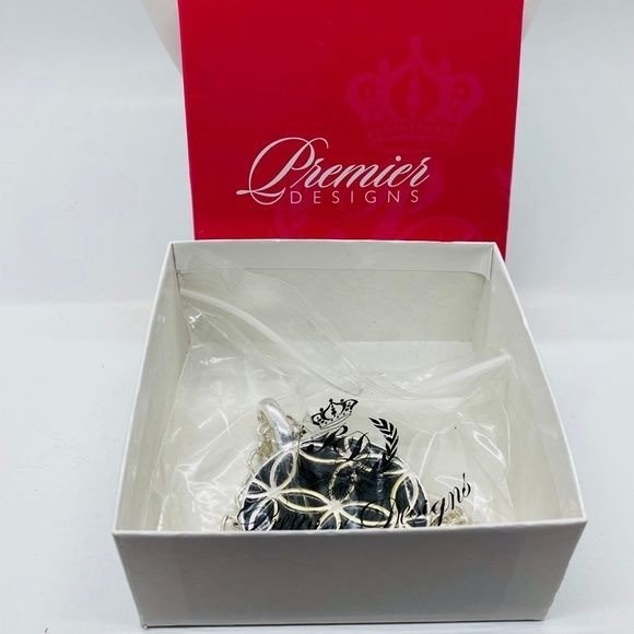 Premier Designs Full Circle Reversible Necklace Color Black/Silver 🆕 SHIPS FREE