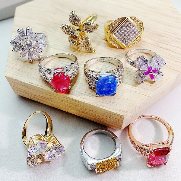 Wholesale 100Pcs Colorful Crystal Mixed Luxury Rings Bulk Finger Band Jewelry