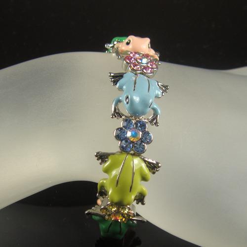 CUTE CRYSTAL FROG STRETCH BRACELET MADE WITH SWAROVSKI ELEMENTS