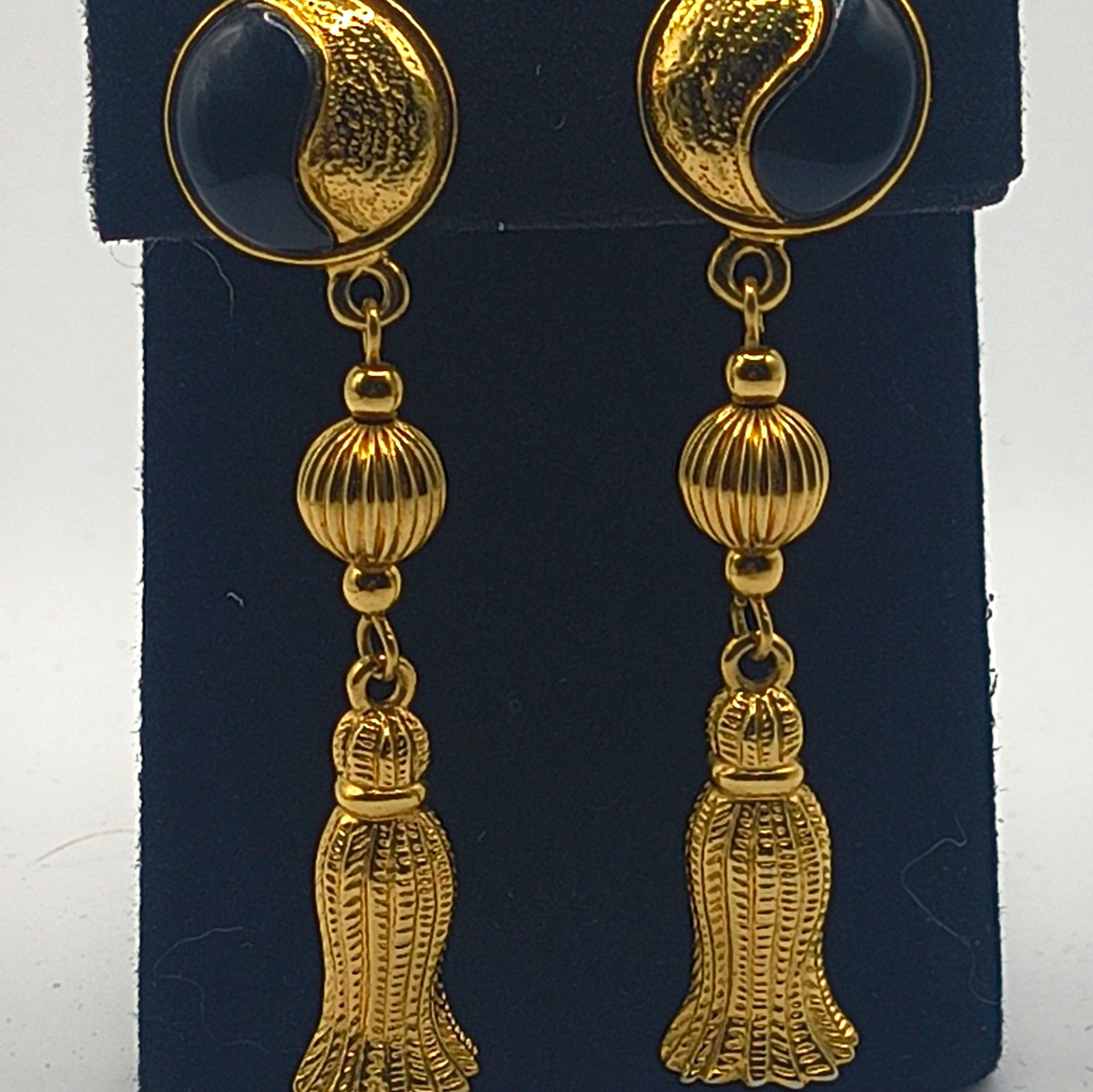 AVON Signed Gold Tone Dangle Drop Post Earrings Ribbed Bead Tassel Charm