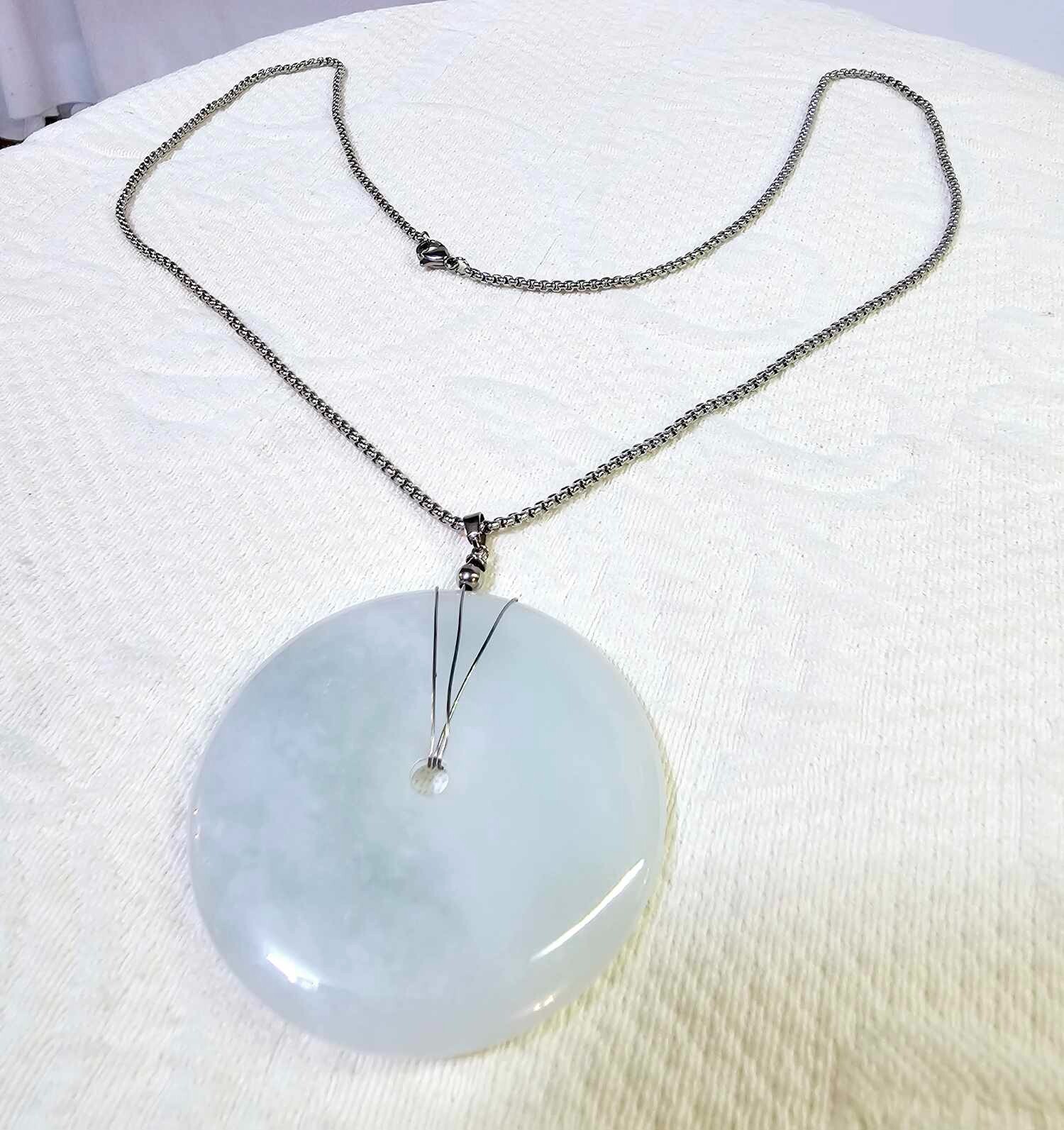 Jadeite jade disc pendant donut circle w/ Silvertone Chain Necklace 23.5″- B25
