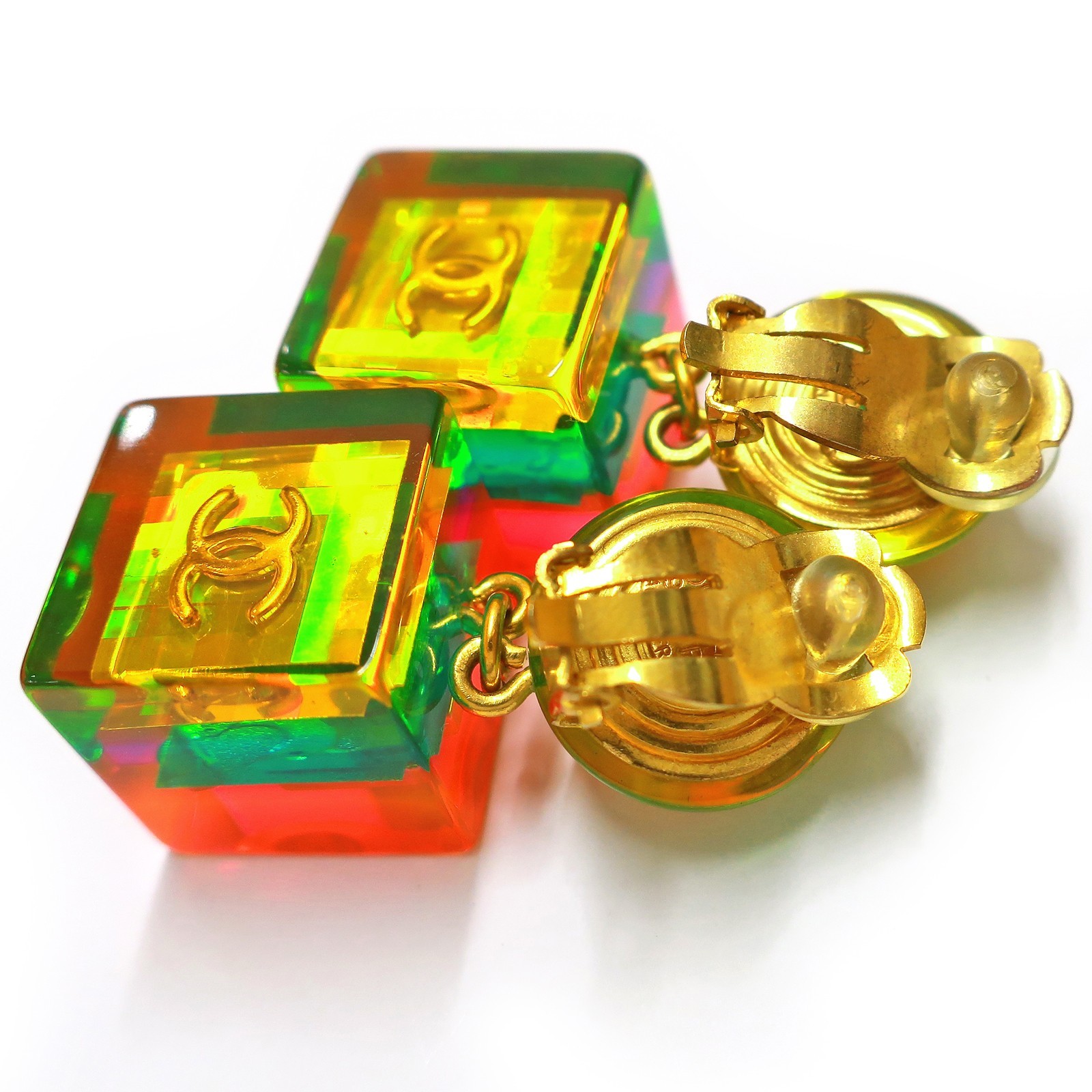 CHANEL Gold Plated Plastic CC Logos Cube Swing Vintage Earrings #1268c Rise-on