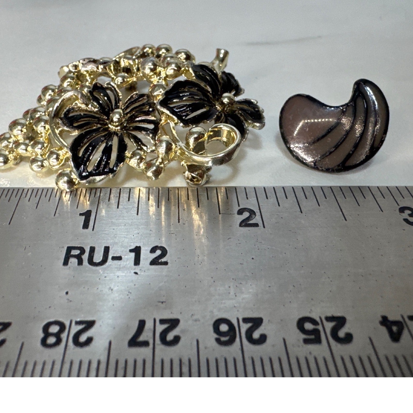 Vintage Sarah Coventry Gold Tone Black Floral Leaf Brooch Pin and Blk Earrings
