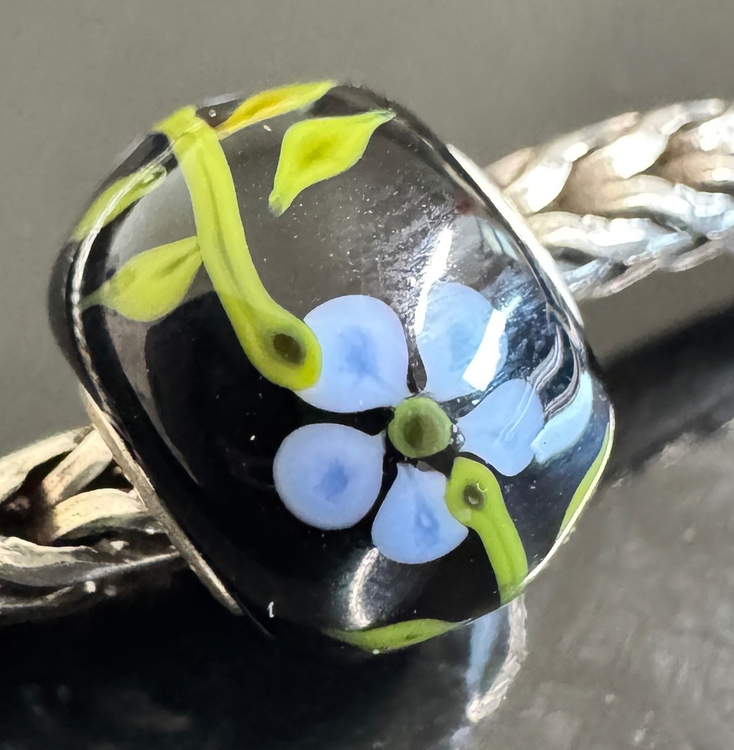 Trollbeads Sterling silver Black Base with Periwinkle blue flower