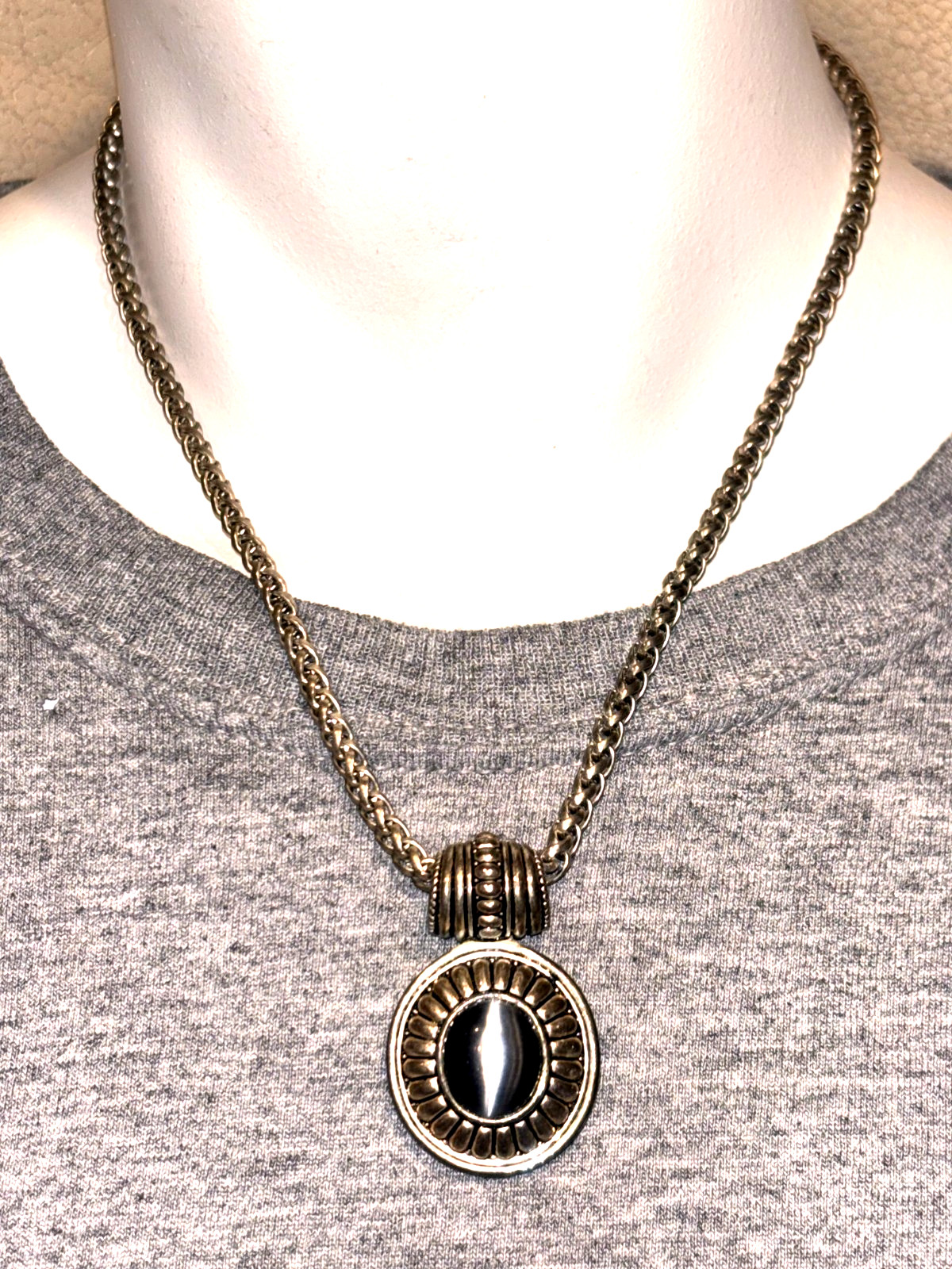 Ladies Fashion jewelry Design Necklace 43cms