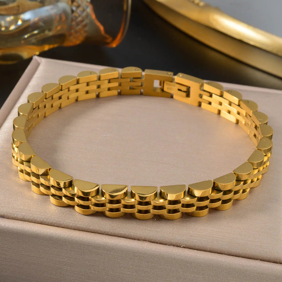 1PC Men’s and Women’s Stainless Steel Bracelet 8mm Wide Strap Design Simple