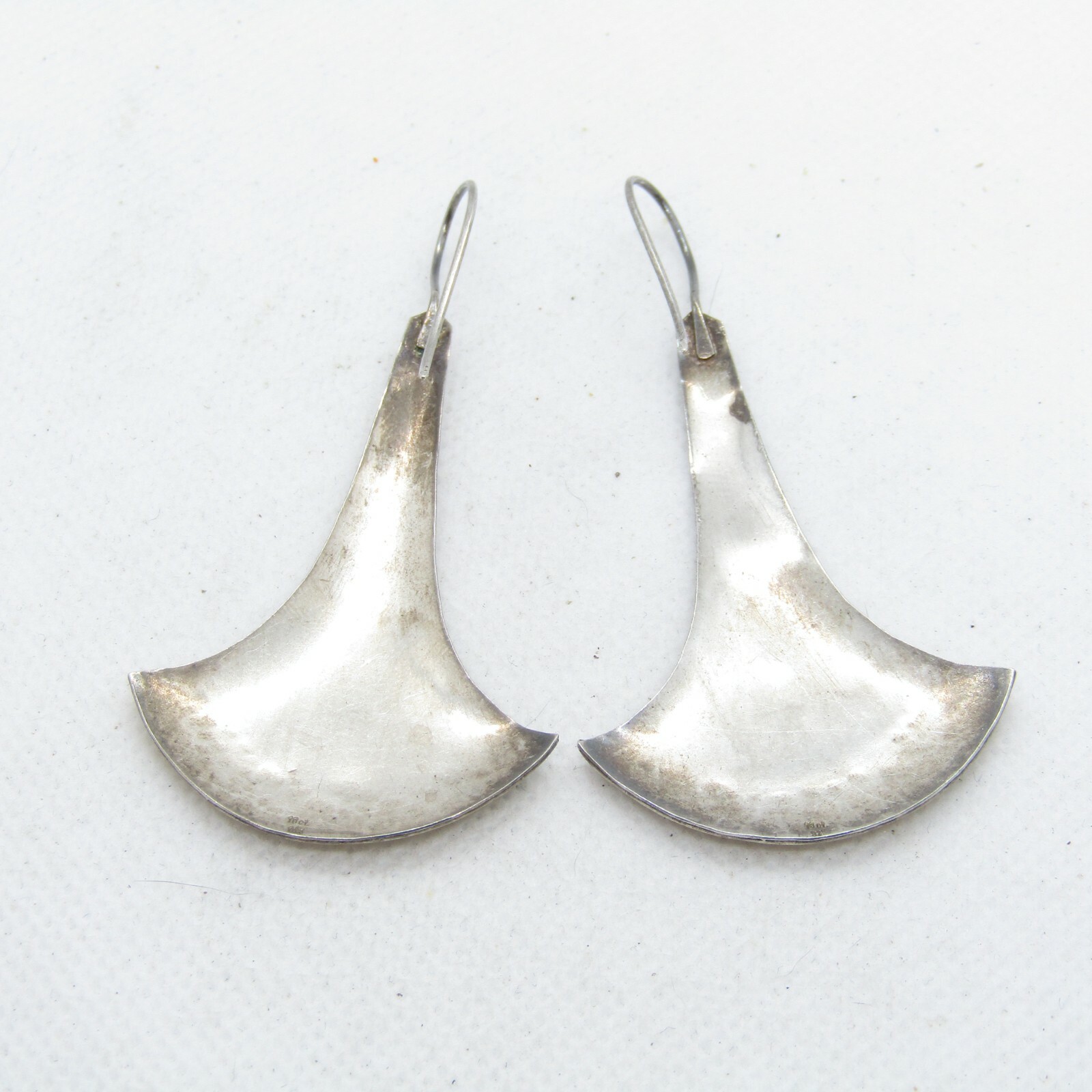 Beautiful Sterling Silver 925 & 18K Elongated Shield Drop Earrings K1854